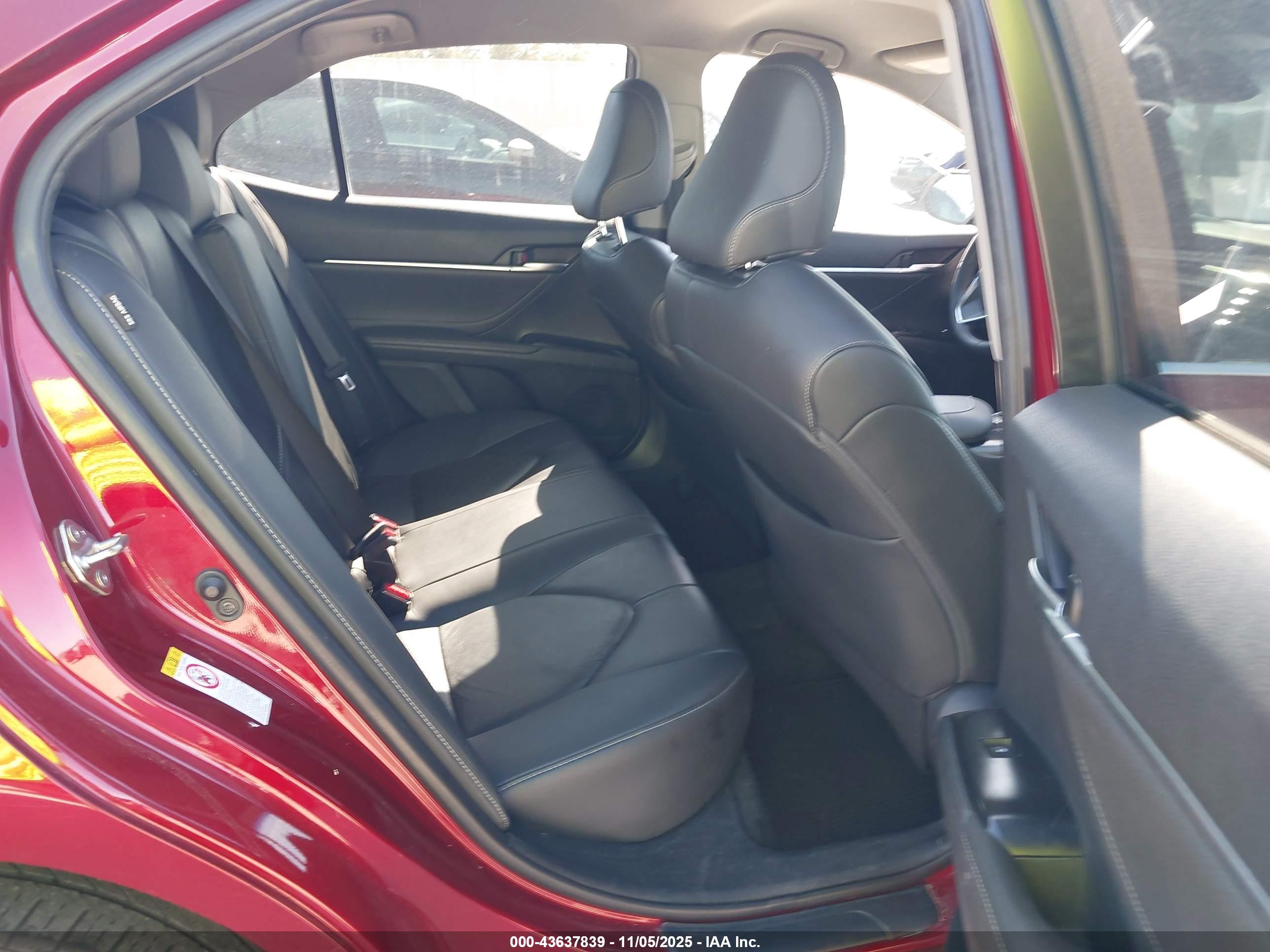TOYOTA CAMRY image 8