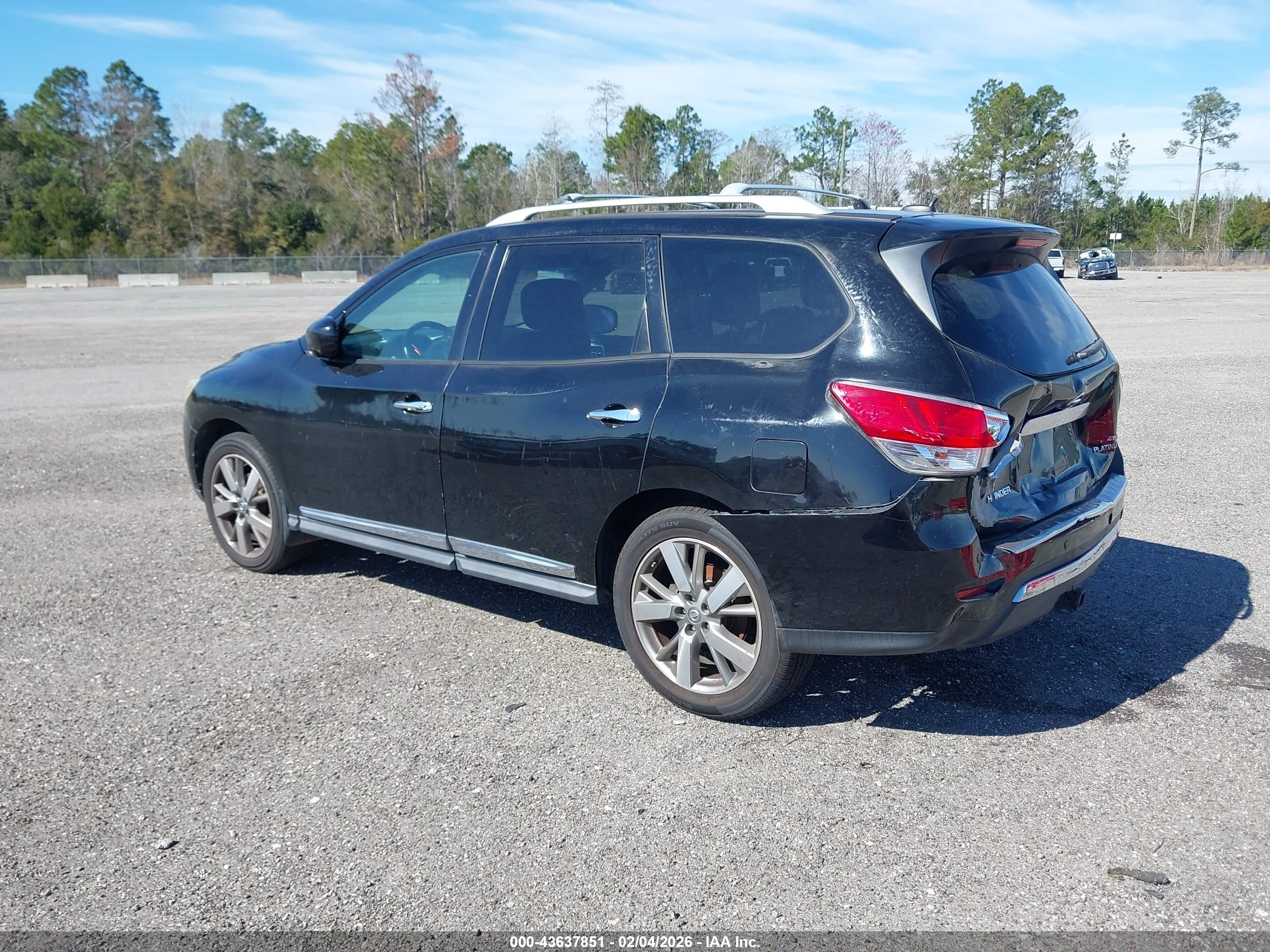 NISSAN PATHFINDER image 3