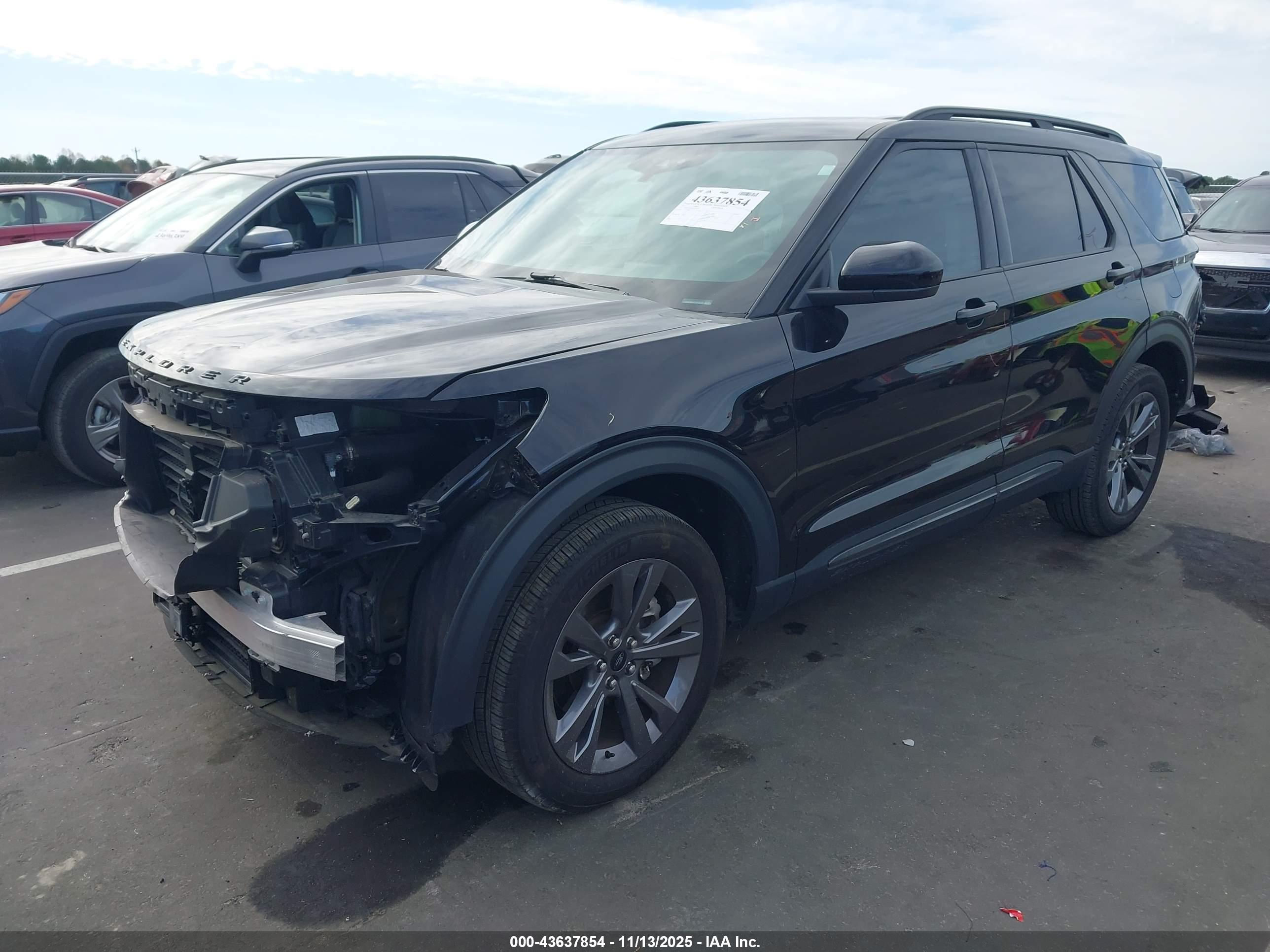 FORD EXPLORER image 2