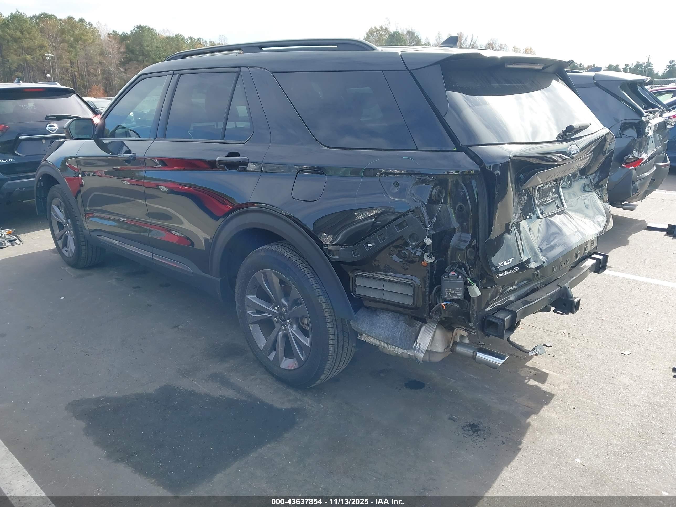 FORD EXPLORER image 3