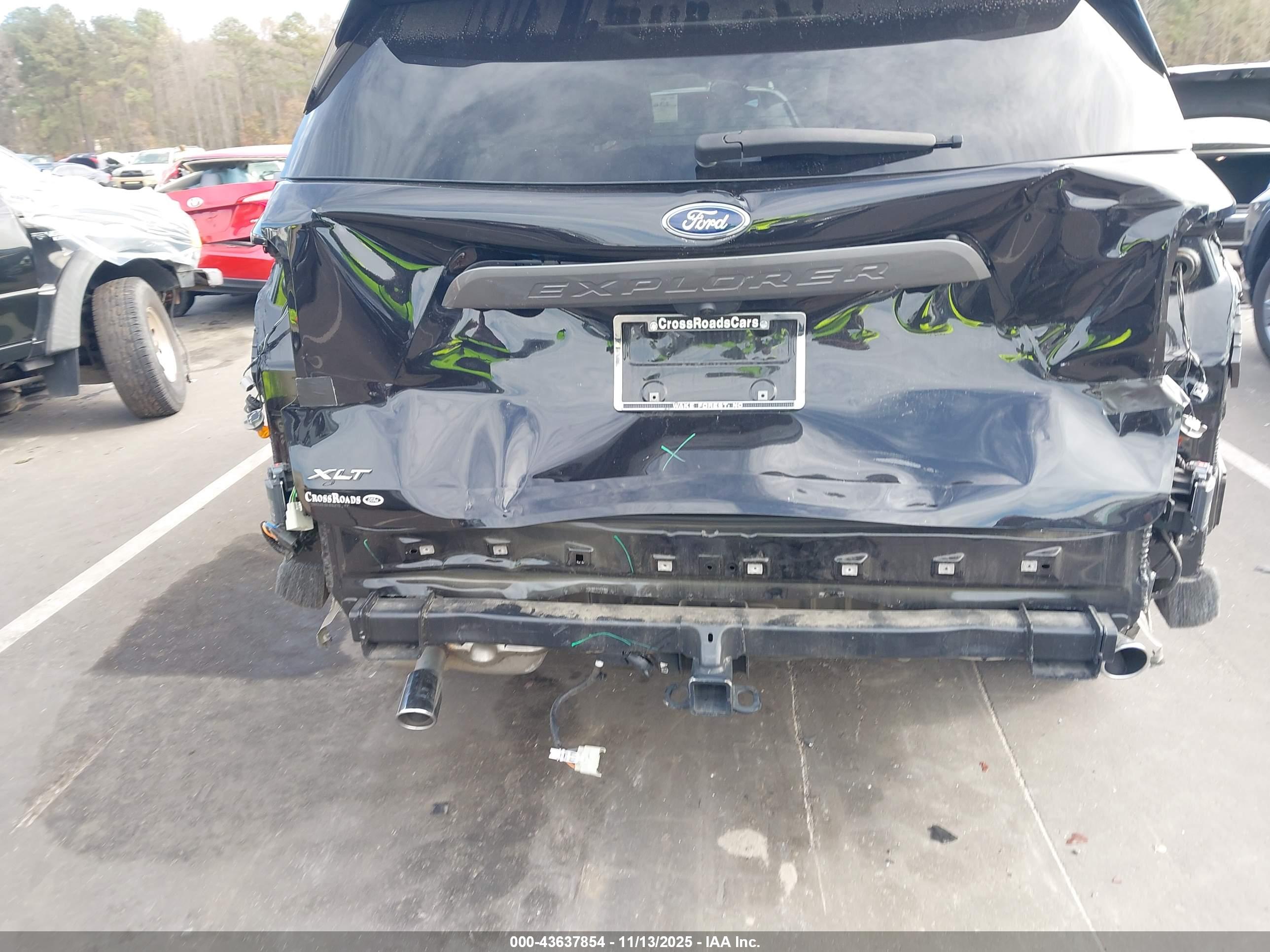 FORD EXPLORER image 6