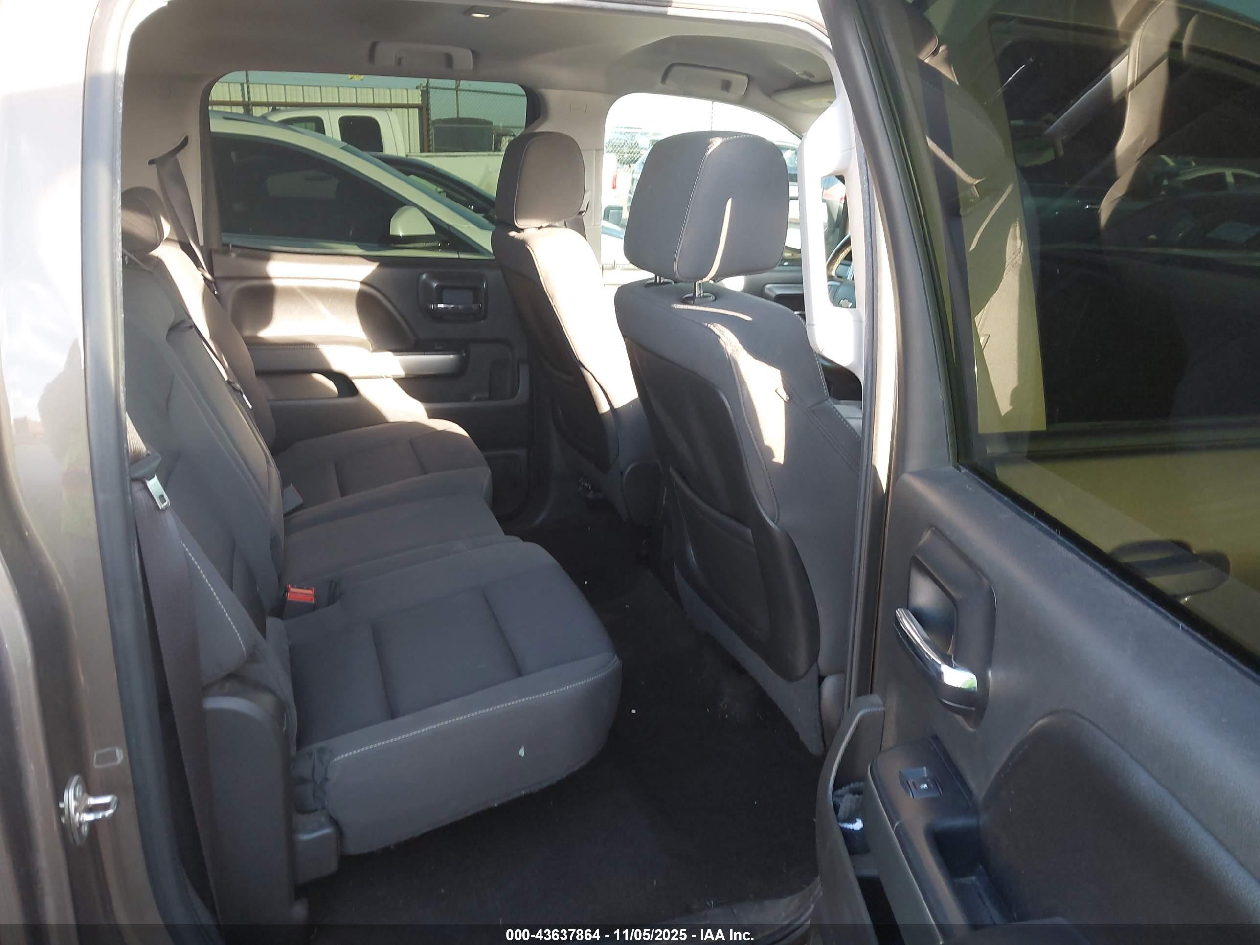 CHEVROLET SILVERADO image 8