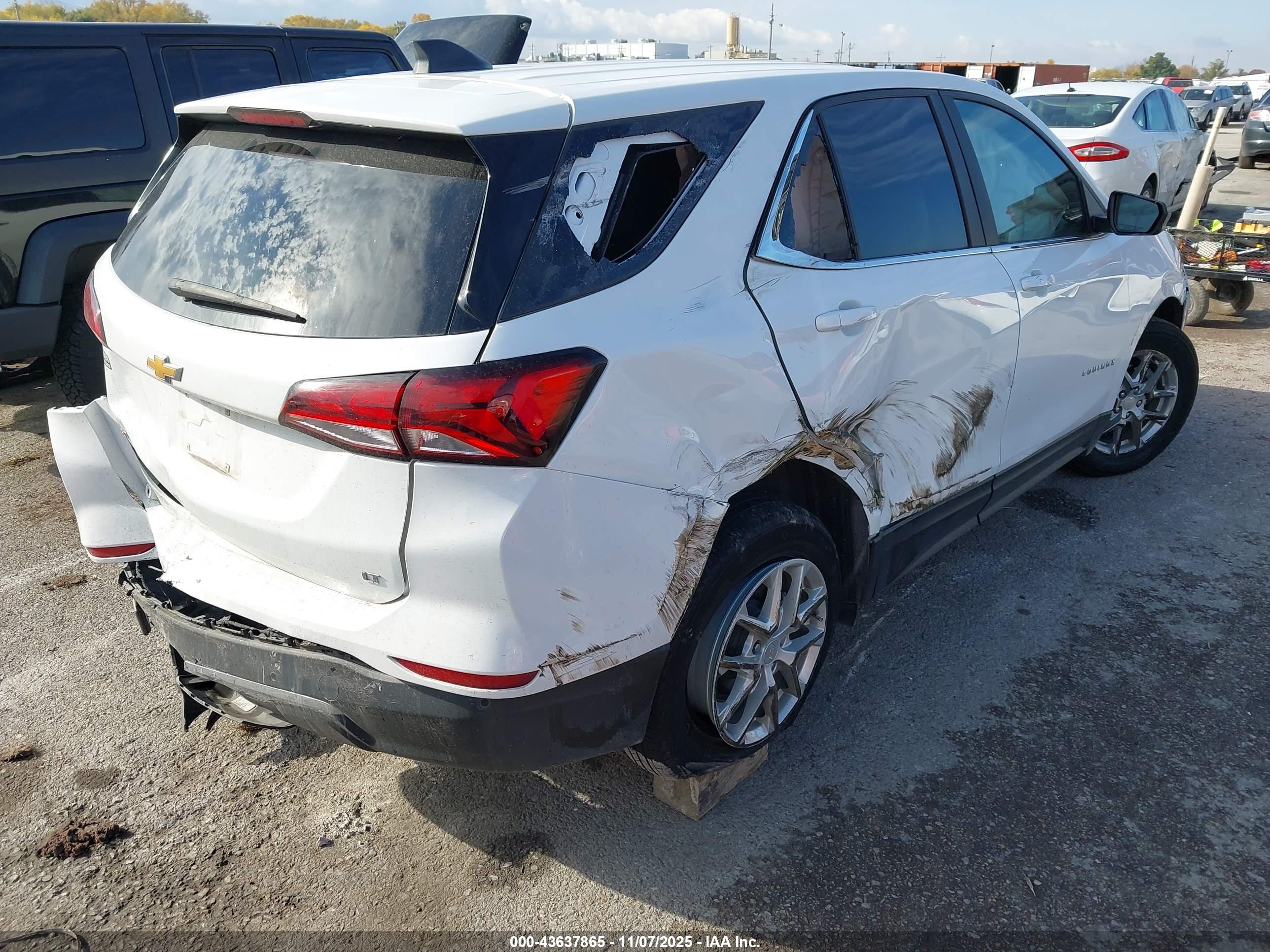 CHEVROLET EQUINOX image 4