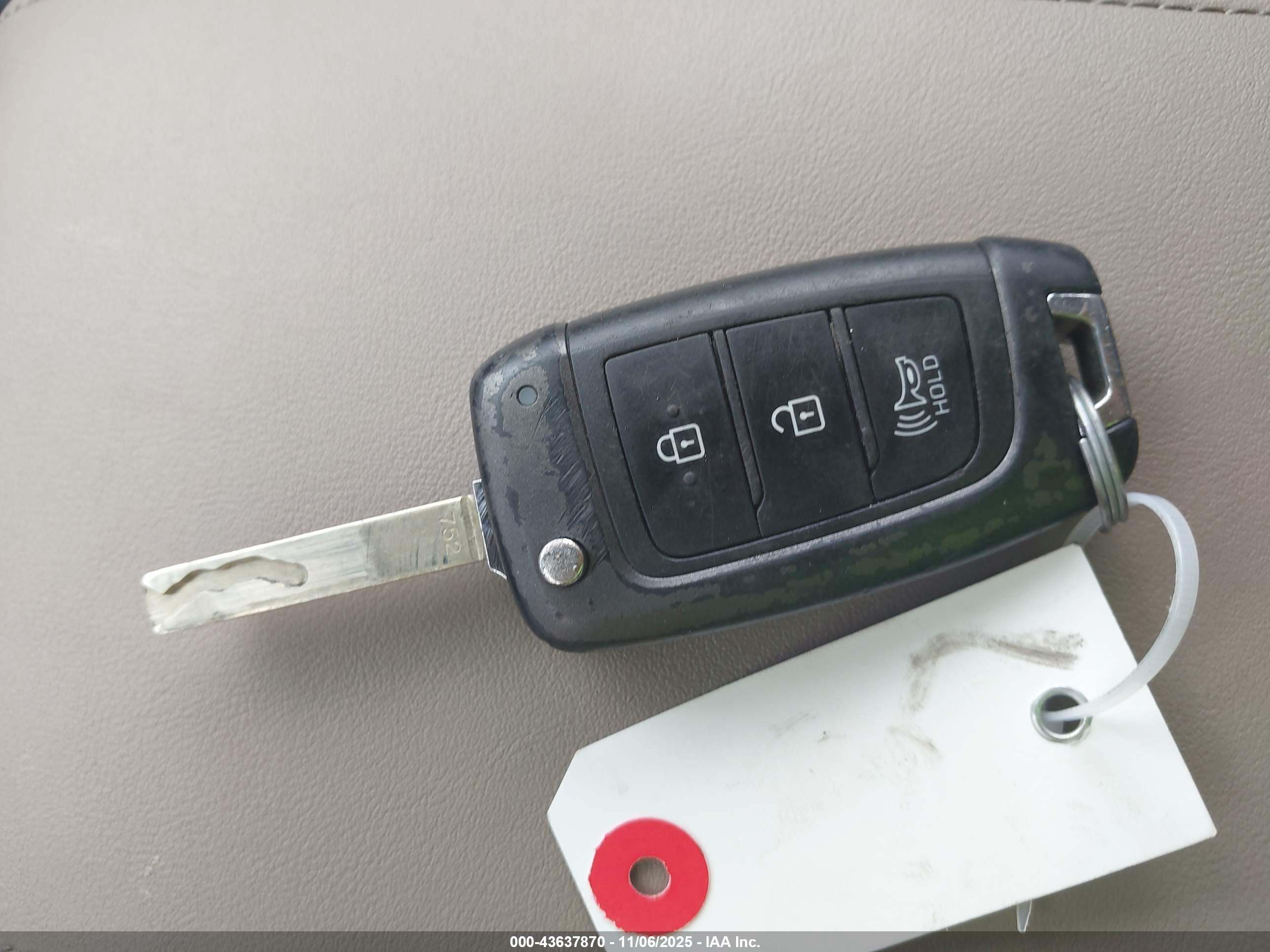 HYUNDAI SANTA image 11