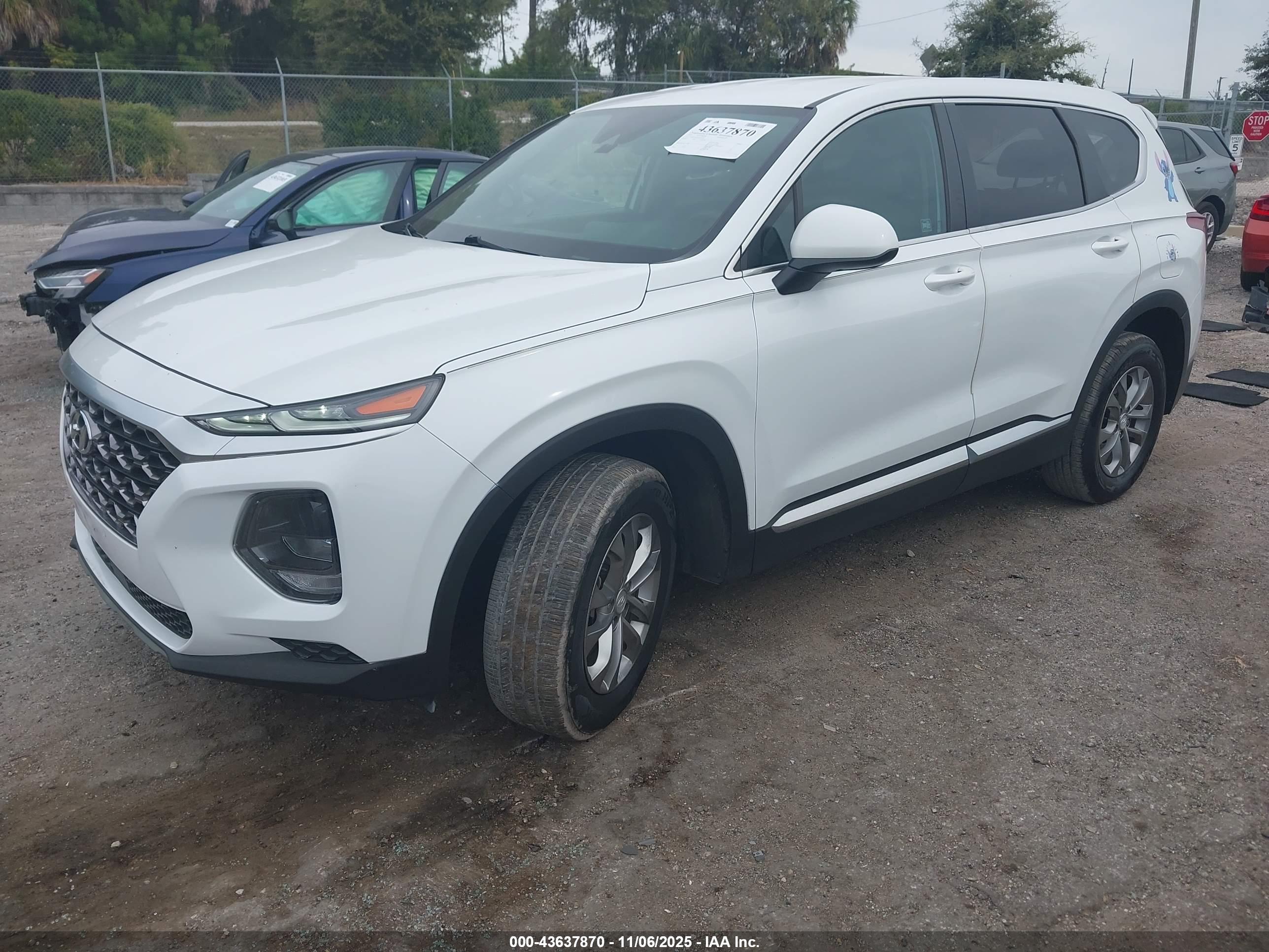 HYUNDAI SANTA image 2