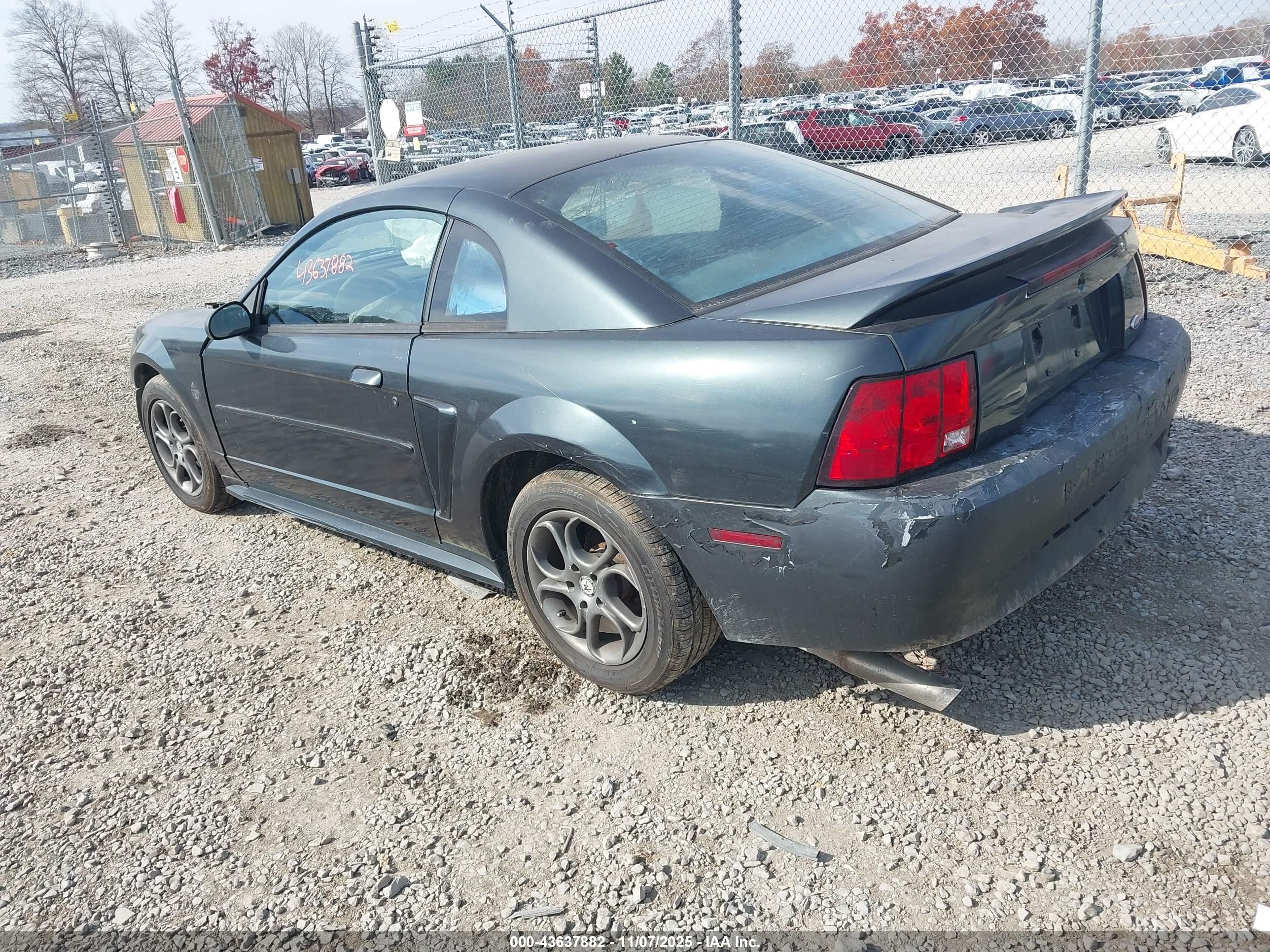 FORD MUSTANG image 3