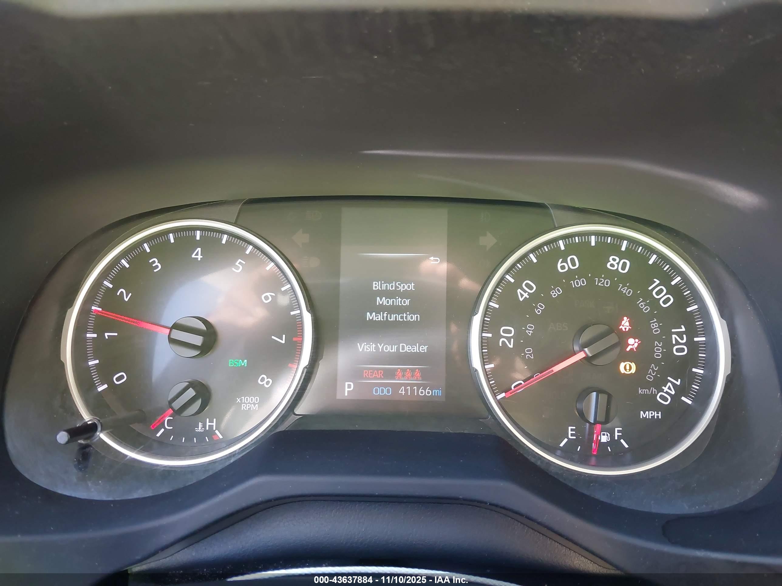 TOYOTA RAV4 image 7