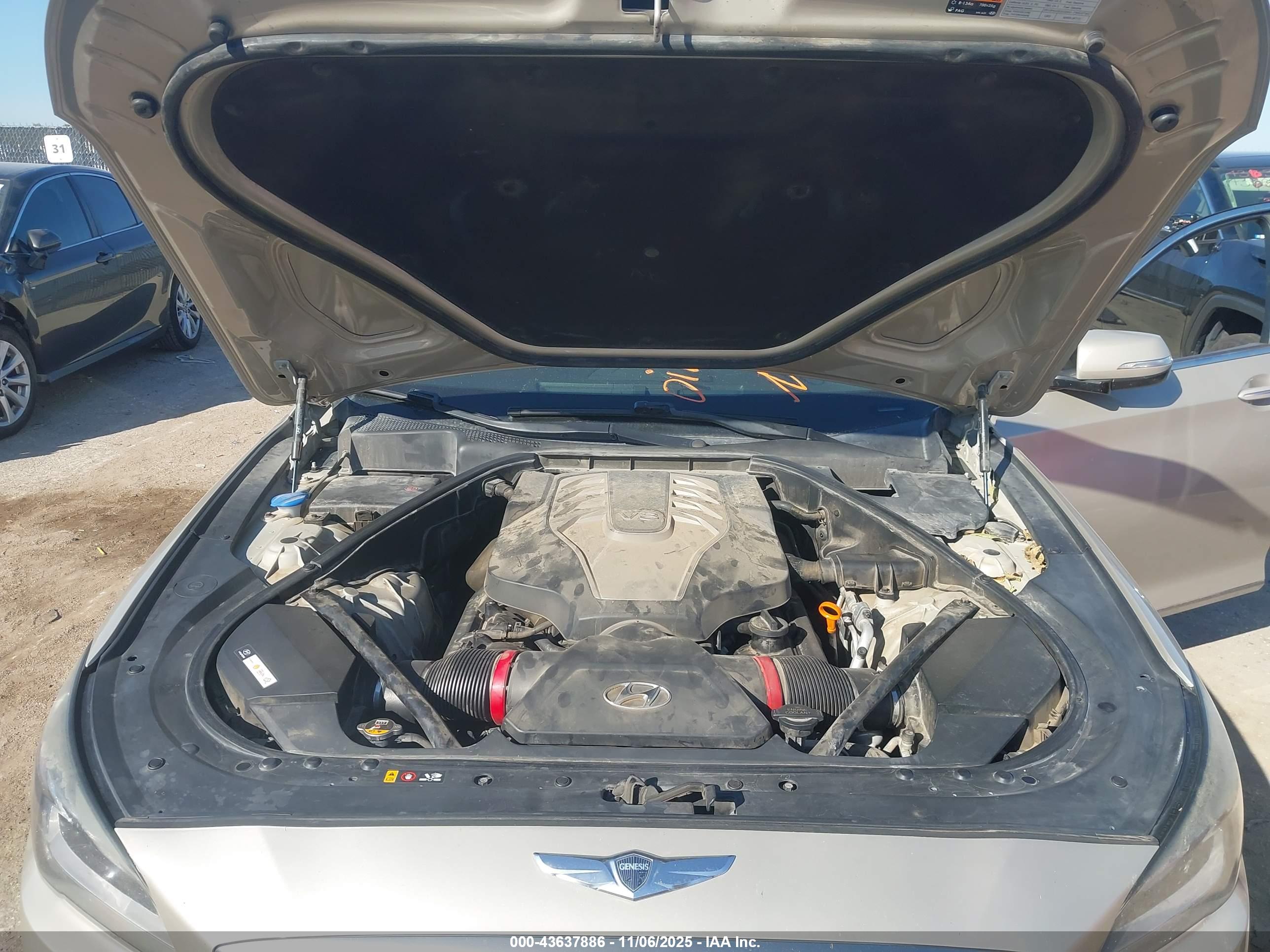 HYUNDAI GENESIS image 10
