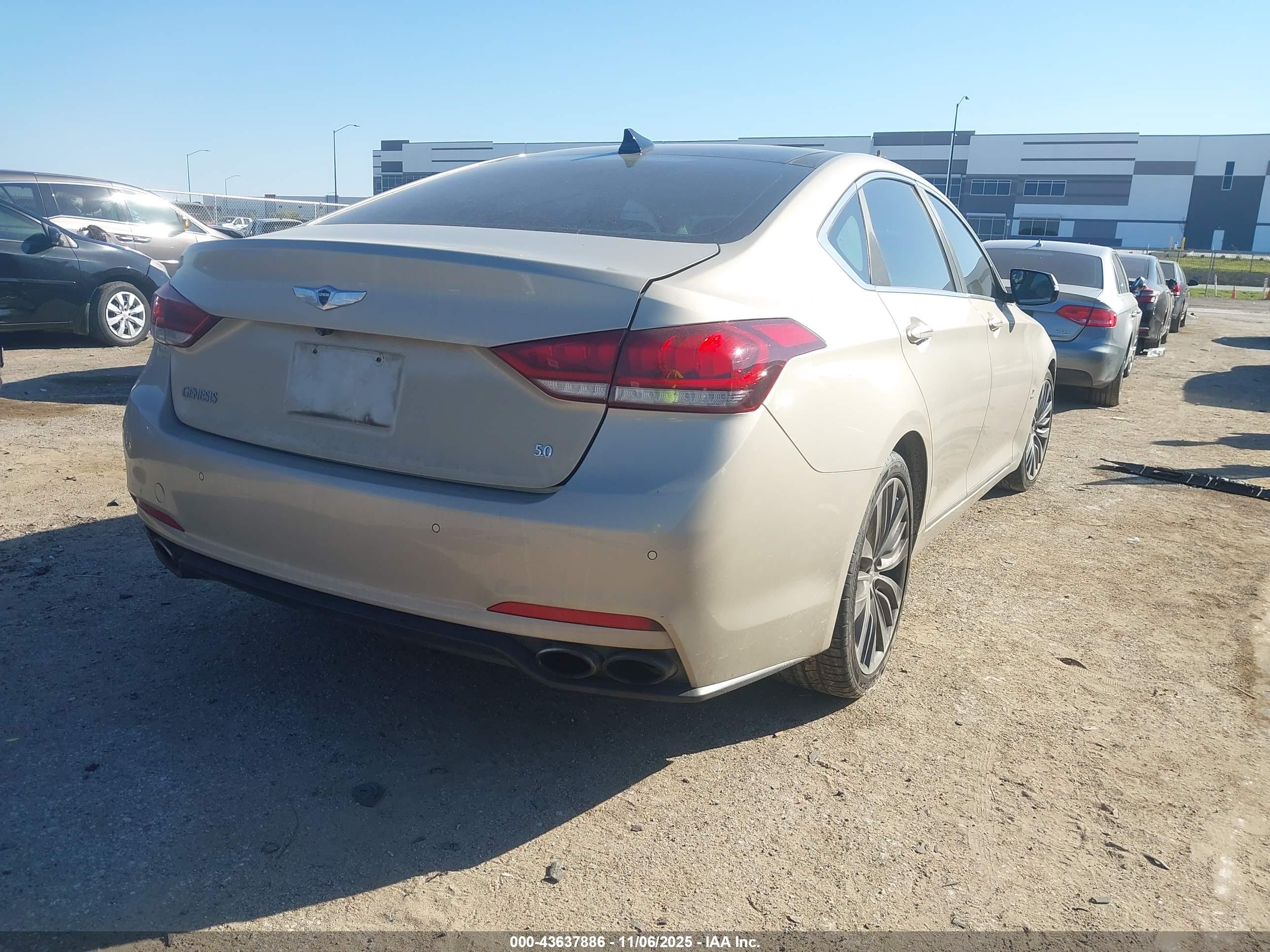 HYUNDAI GENESIS image 4