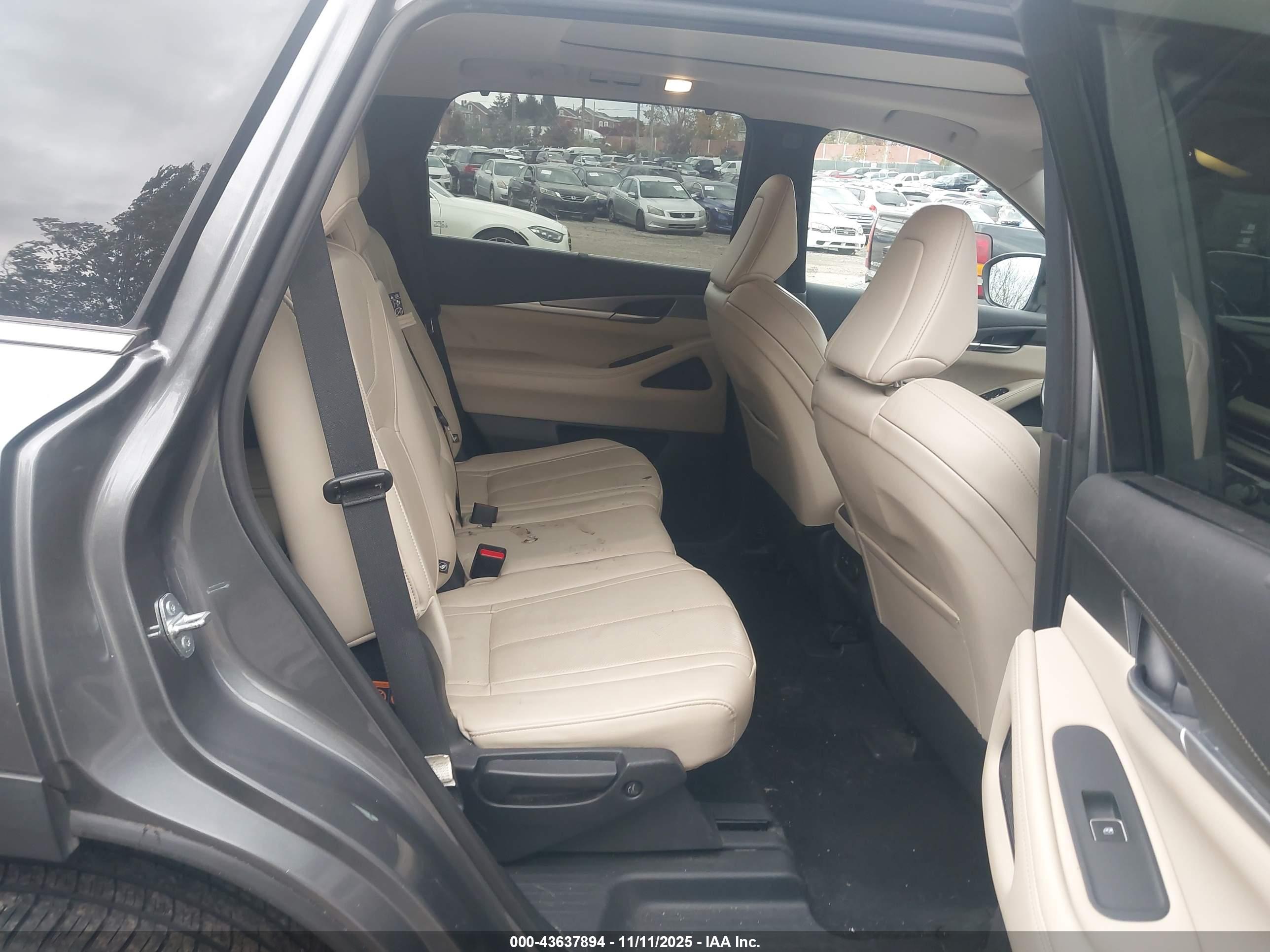 INFINITI QX60 image 8