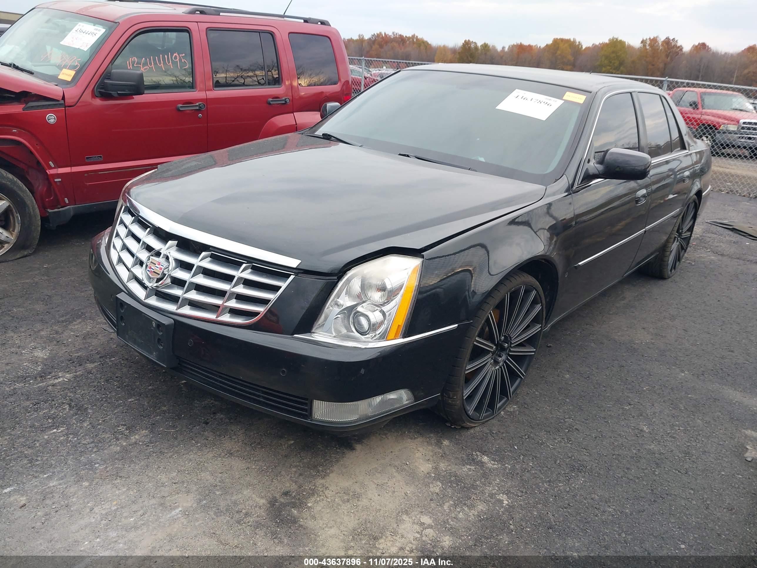 CADILLAC DTS image 2