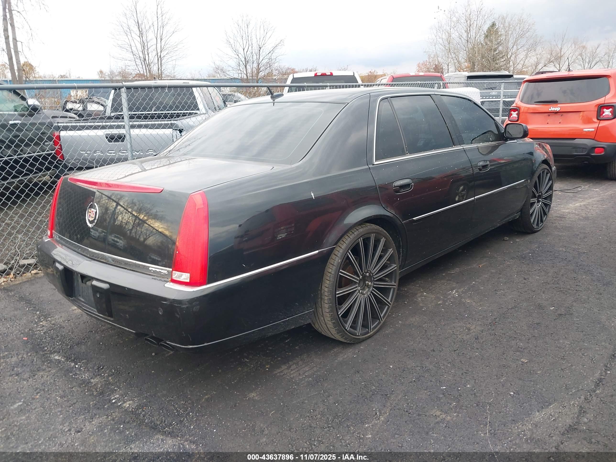 CADILLAC DTS image 4
