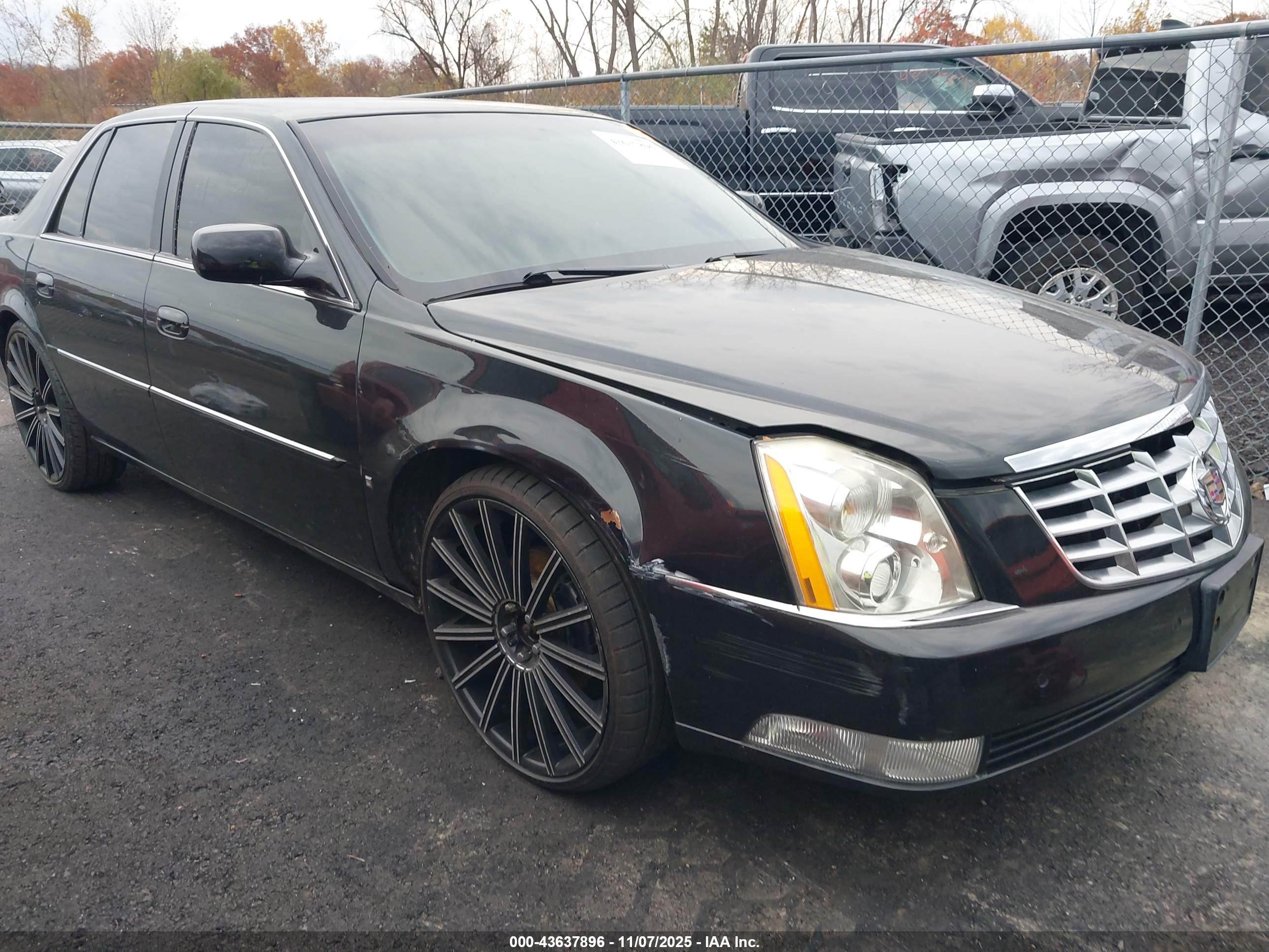 CADILLAC DTS image 6