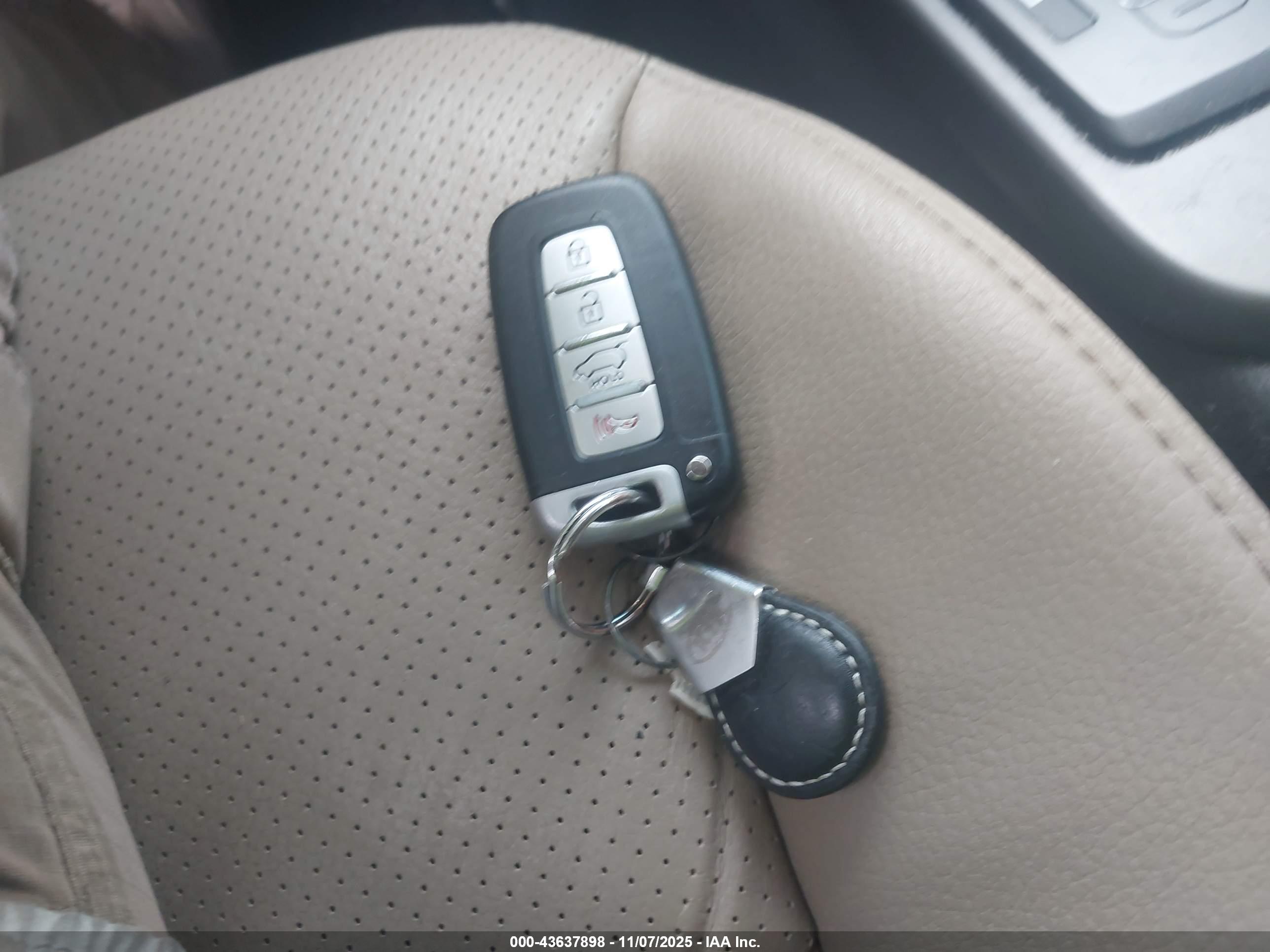 KIA SORENTO image 11