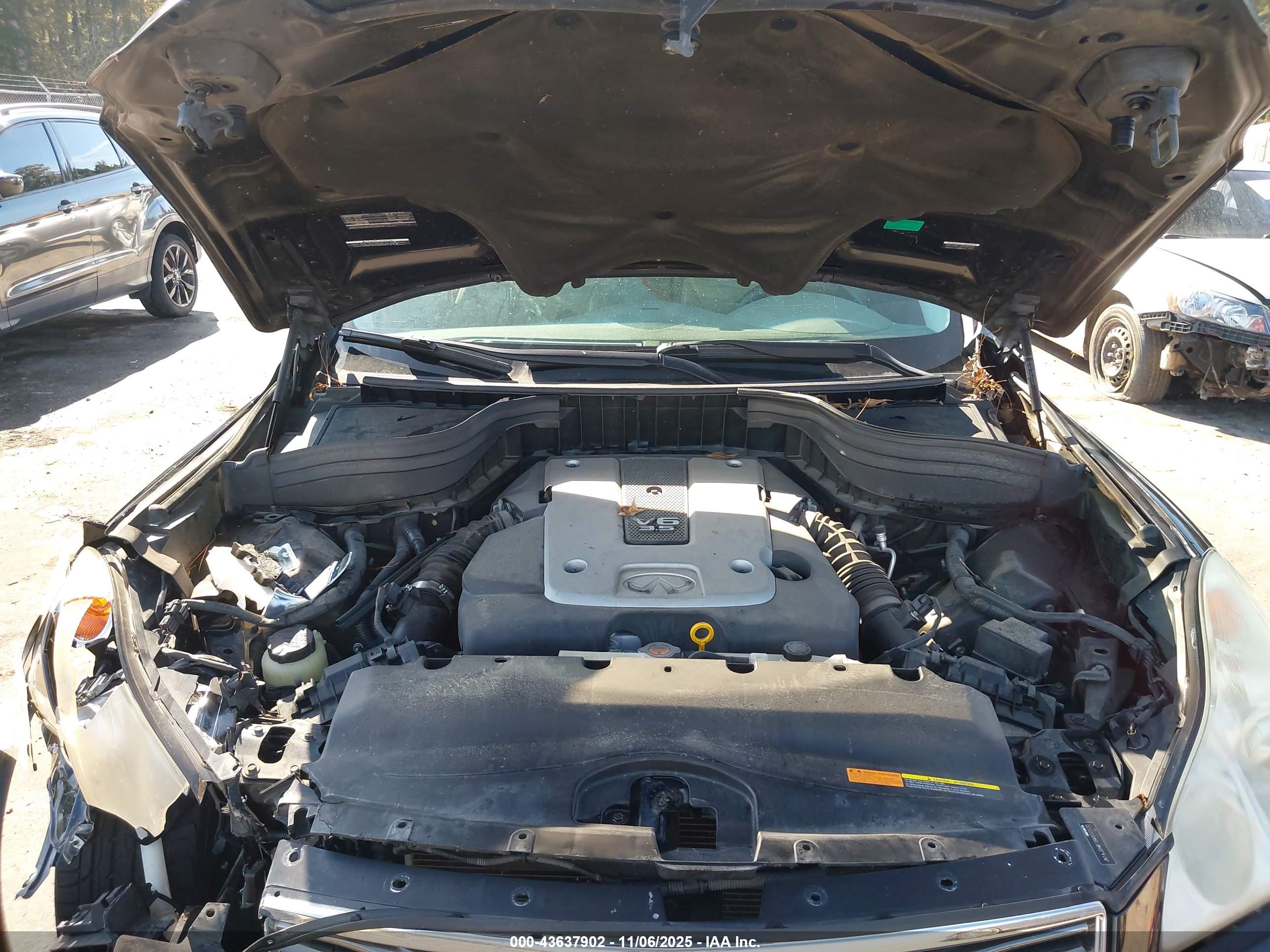 INFINITI EX35 image 10