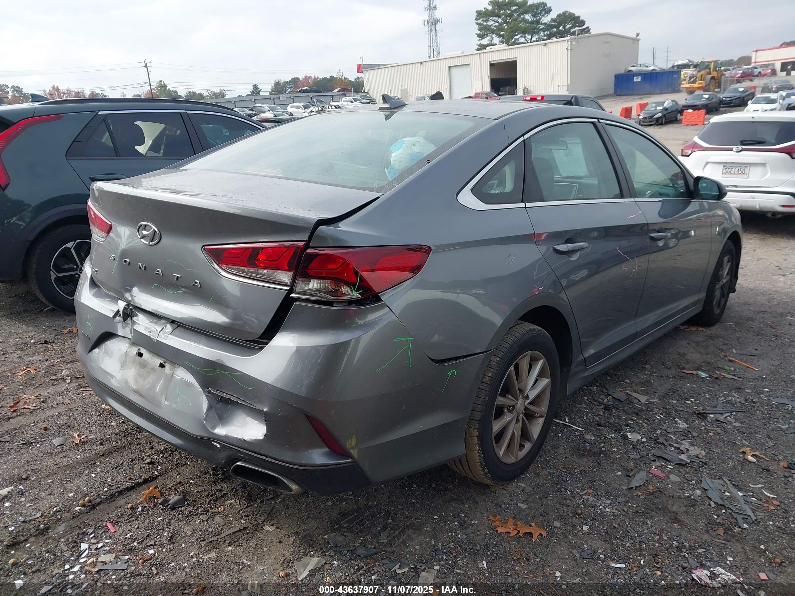 HYUNDAI SONATA image 4