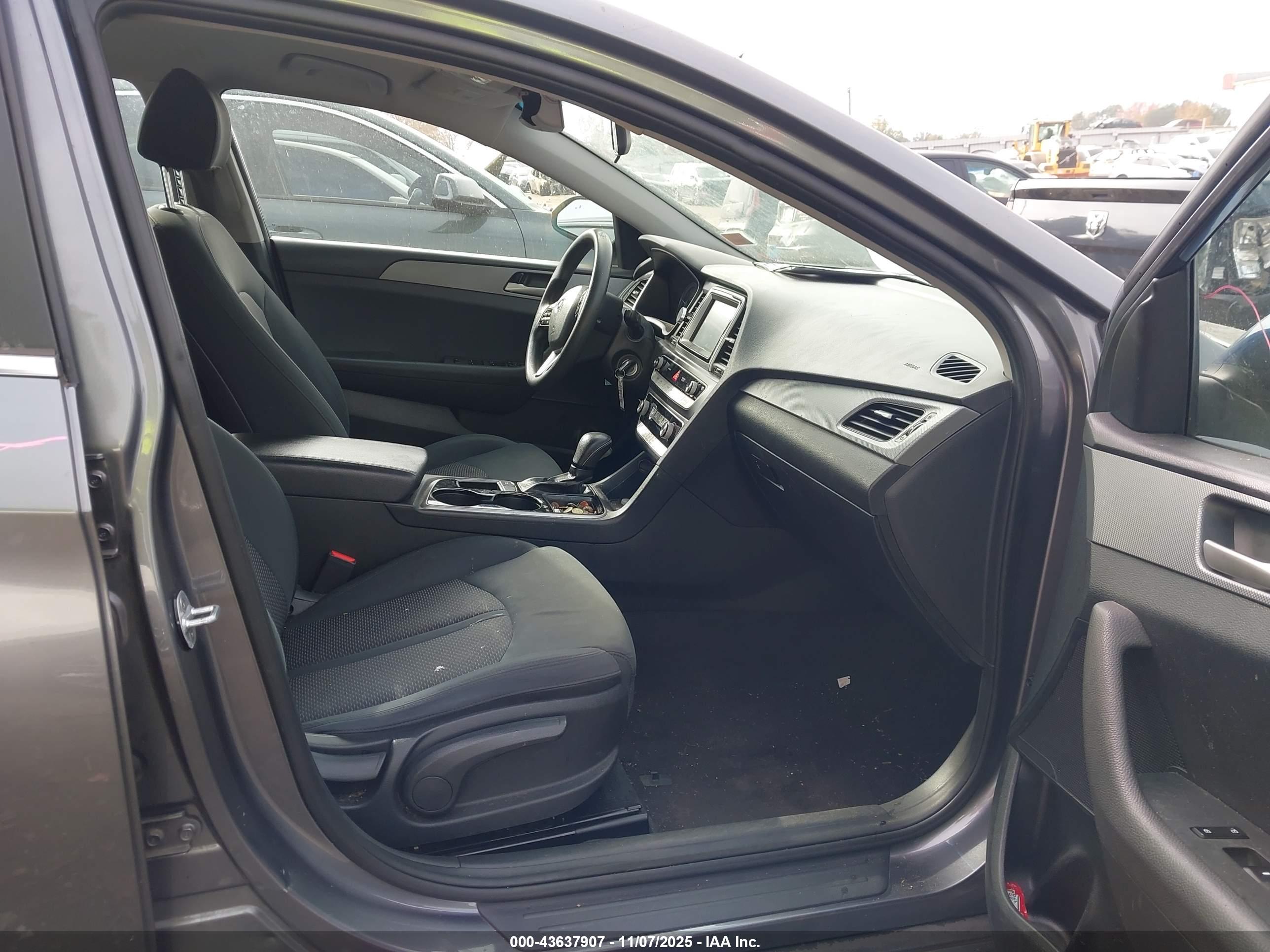 HYUNDAI SONATA image 5