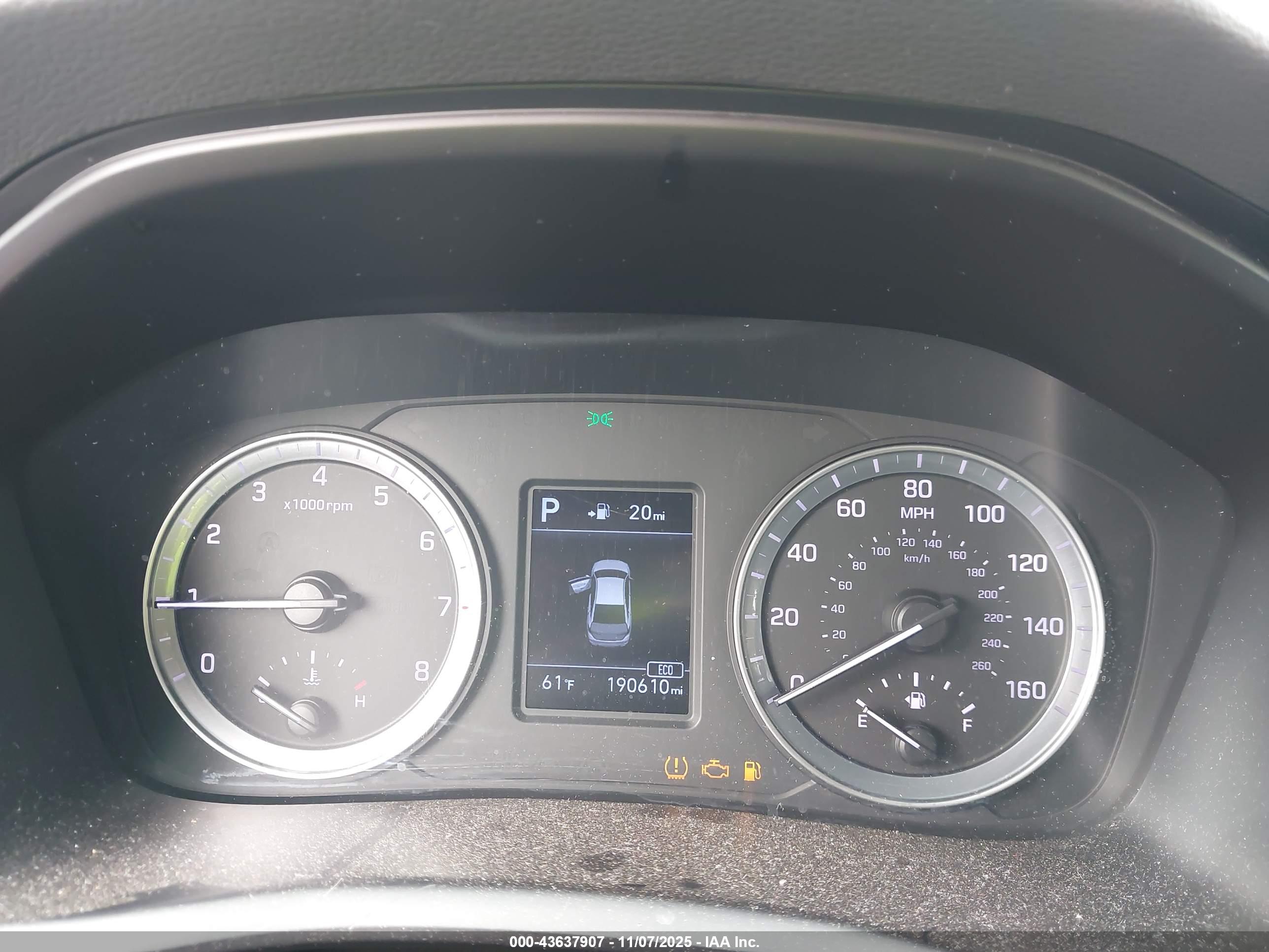 HYUNDAI SONATA image 7