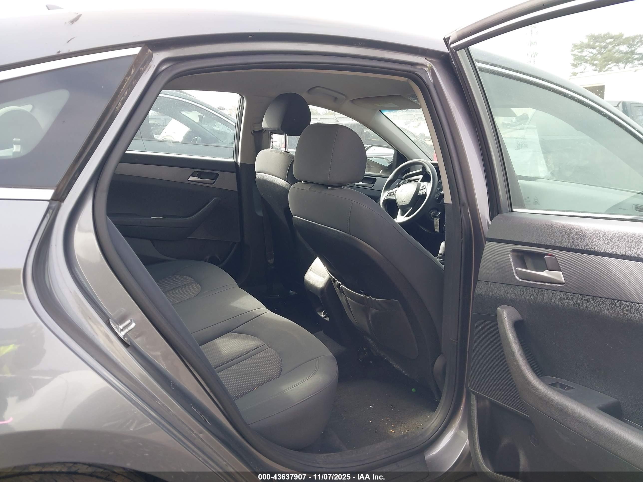 HYUNDAI SONATA image 8