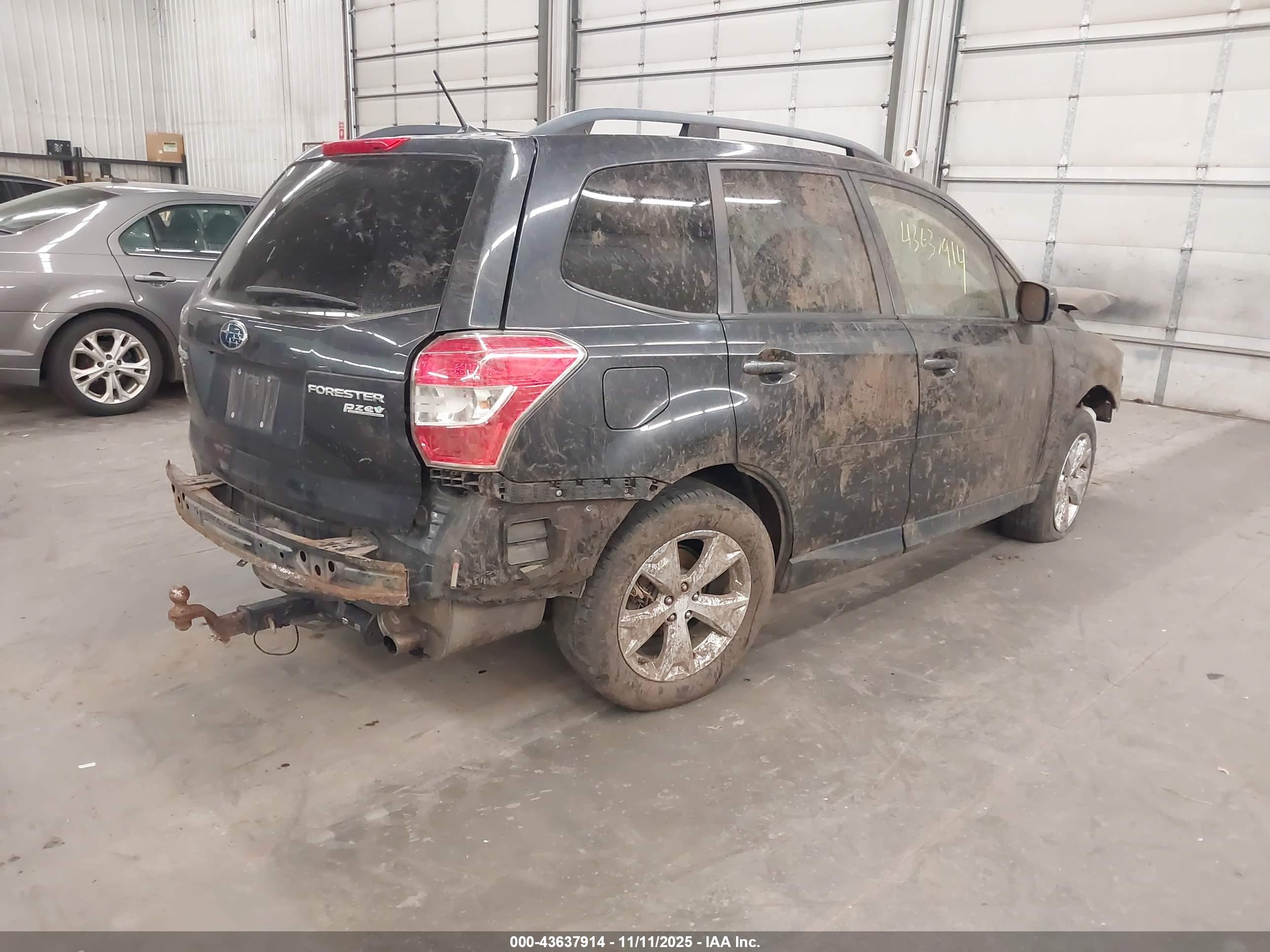 SUBARU FORESTER image 4