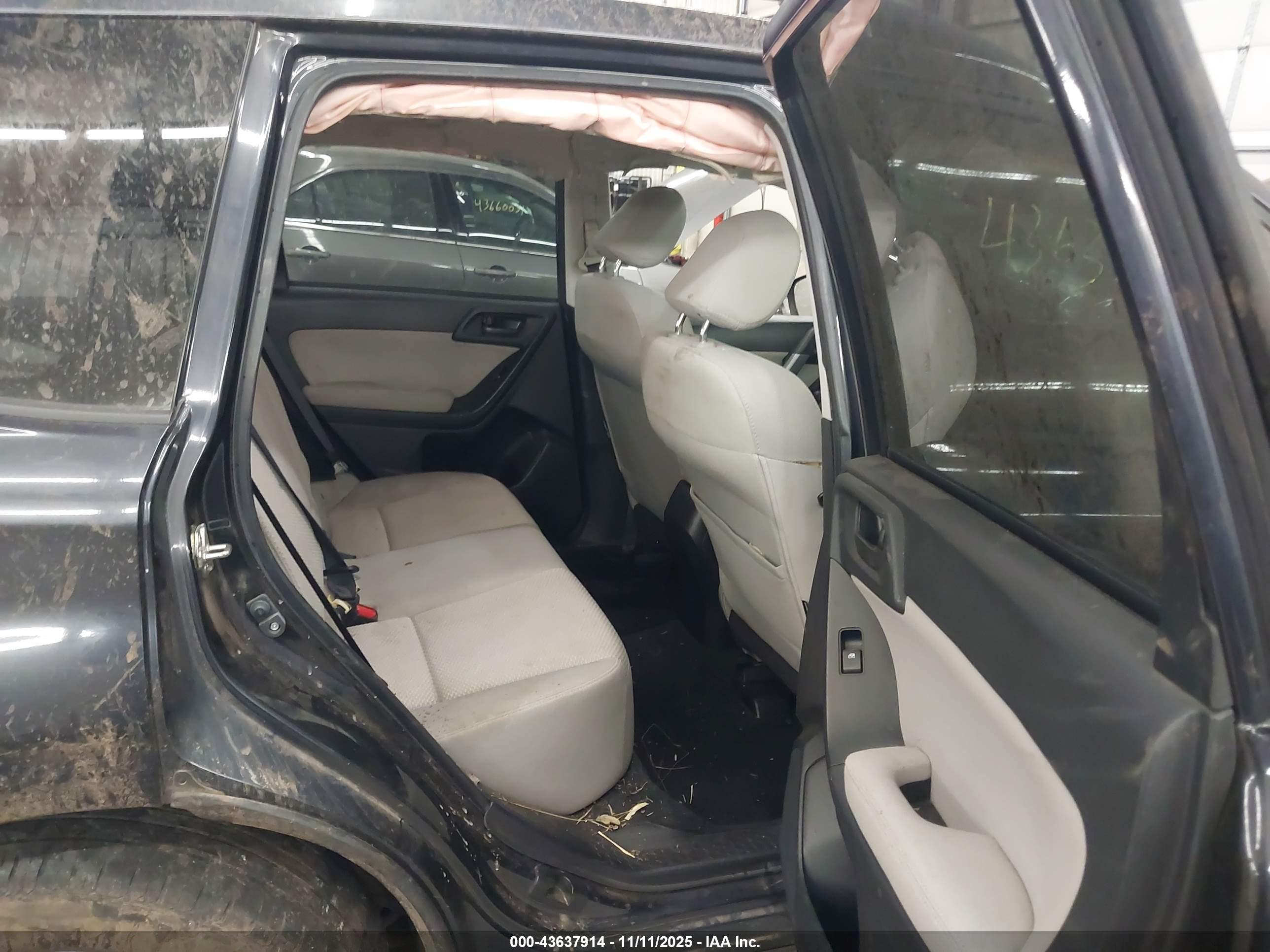 SUBARU FORESTER image 8