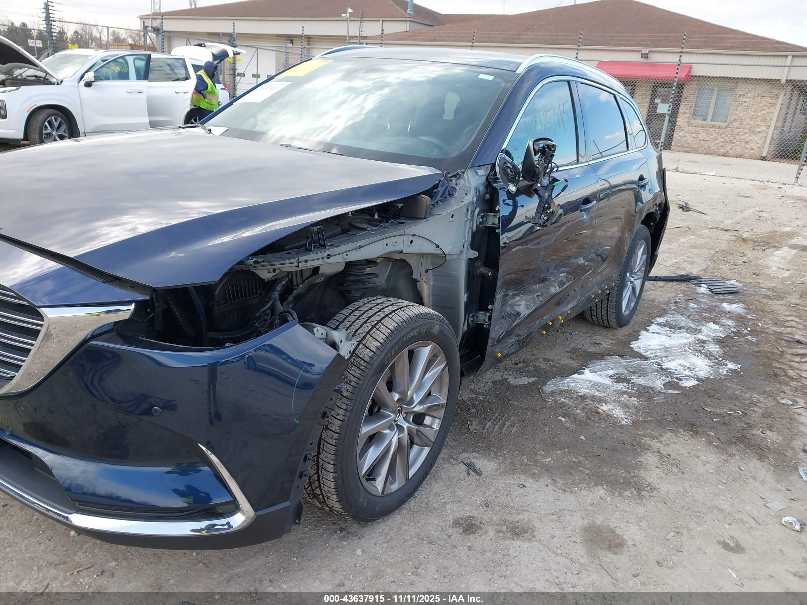 MAZDA CX-9 image 6