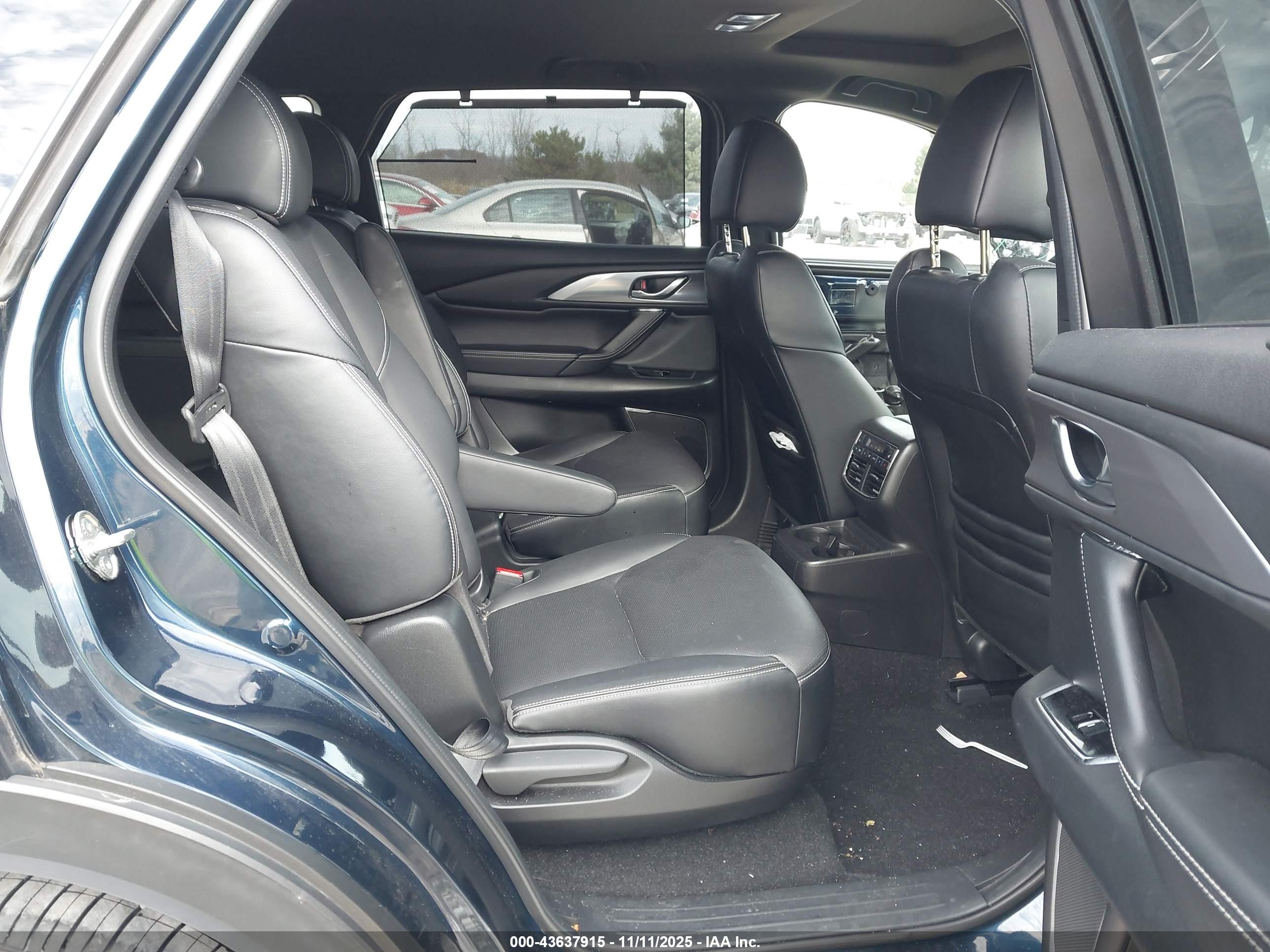 MAZDA CX-9 image 8