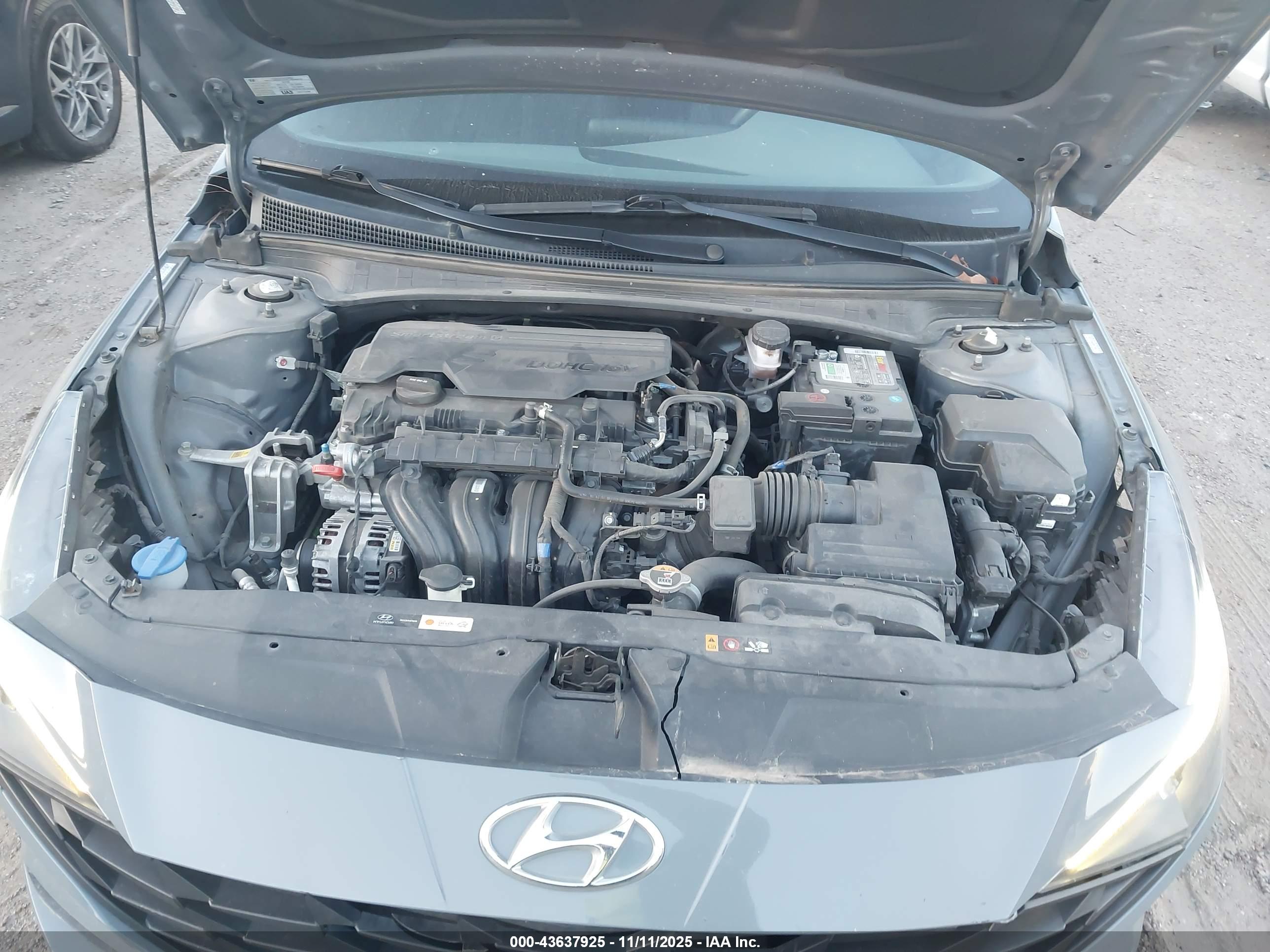 HYUNDAI ELANTRA image 10