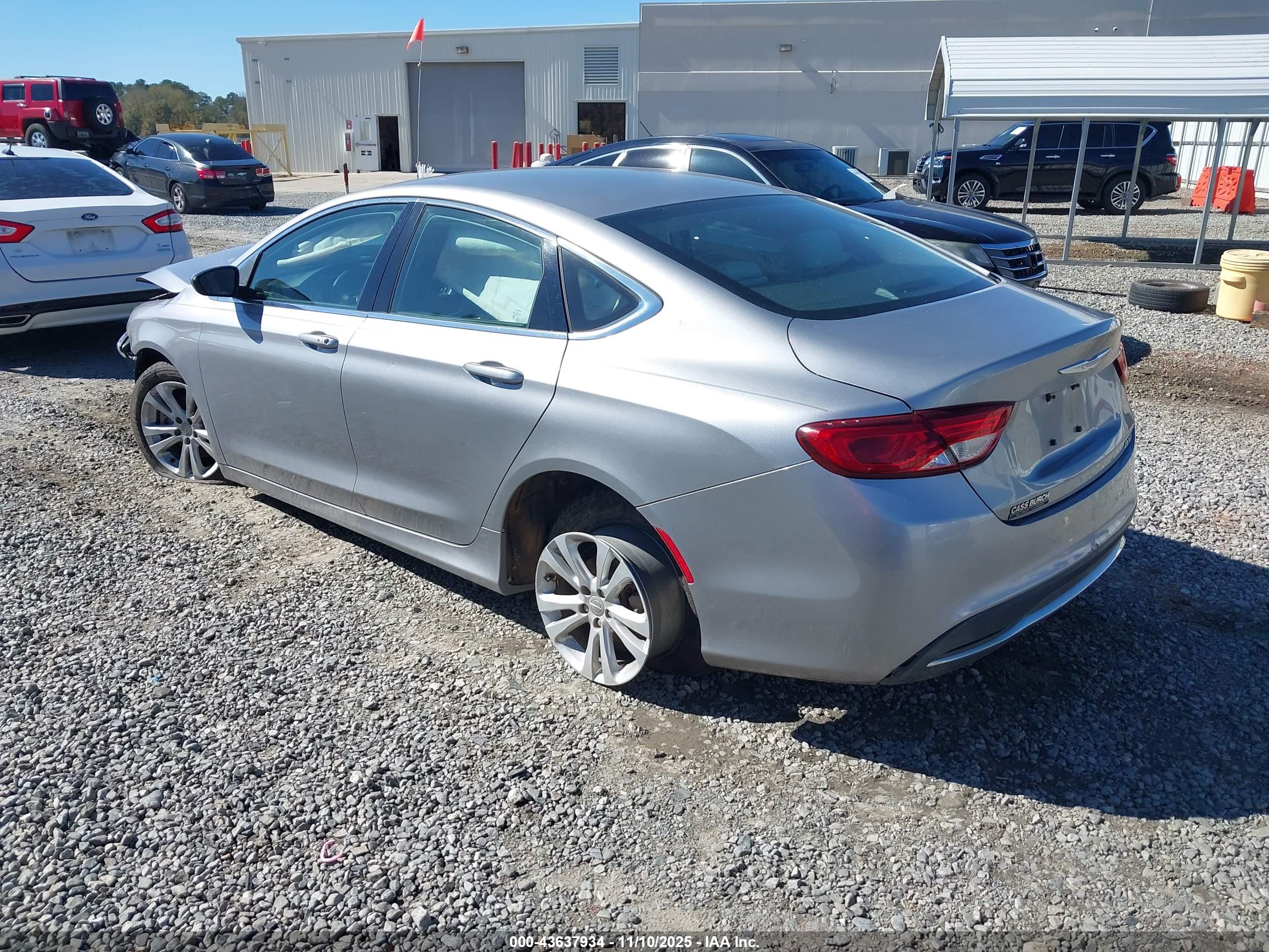 CHRYSLER 200 image 3