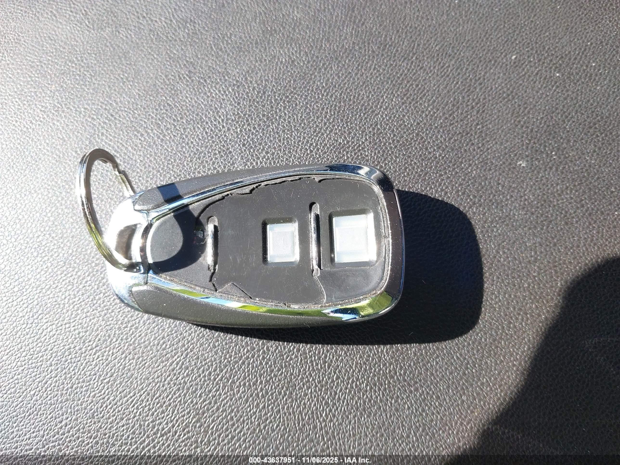 CHEVROLET EQUINOX image 11