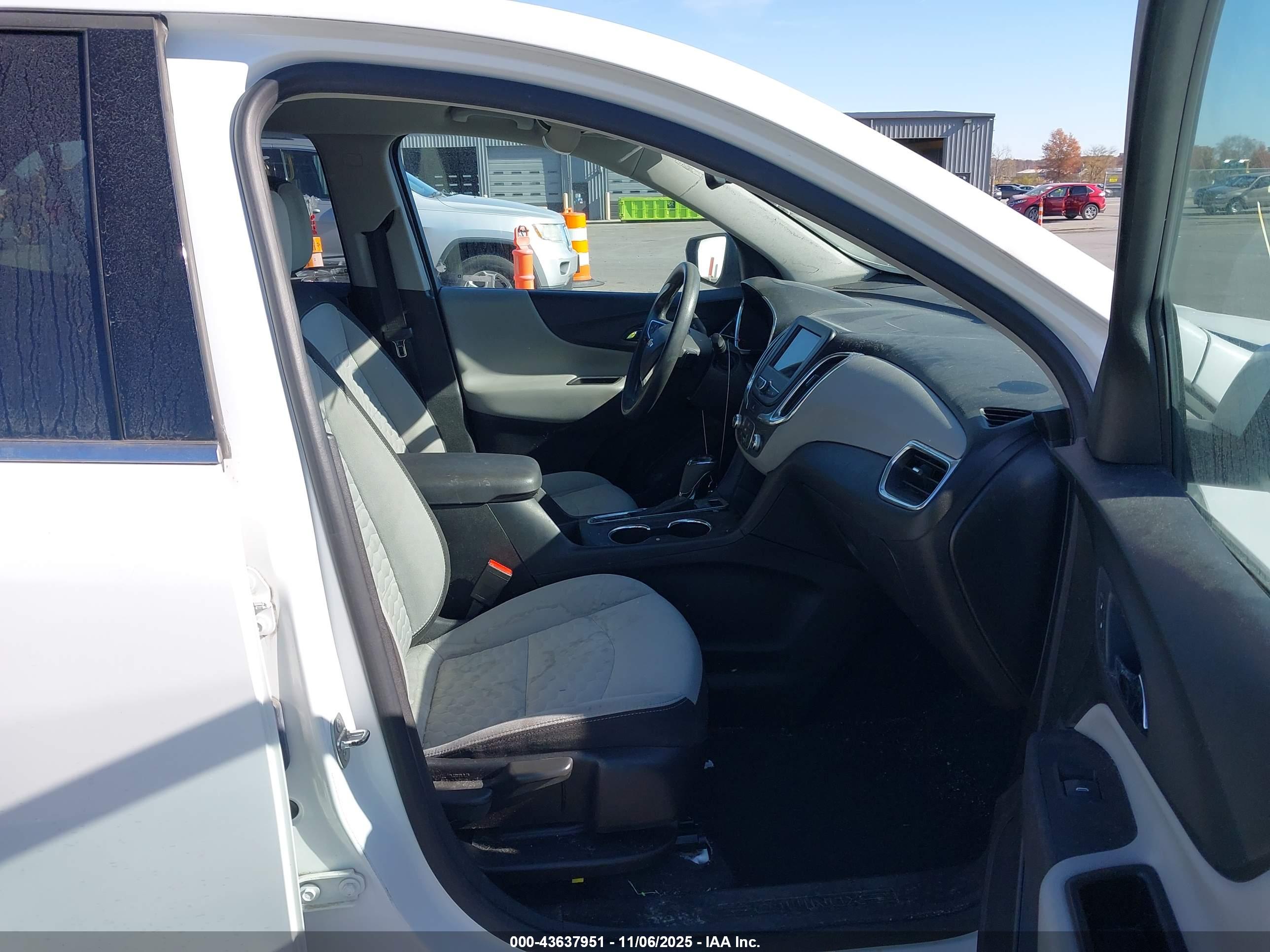CHEVROLET EQUINOX image 5