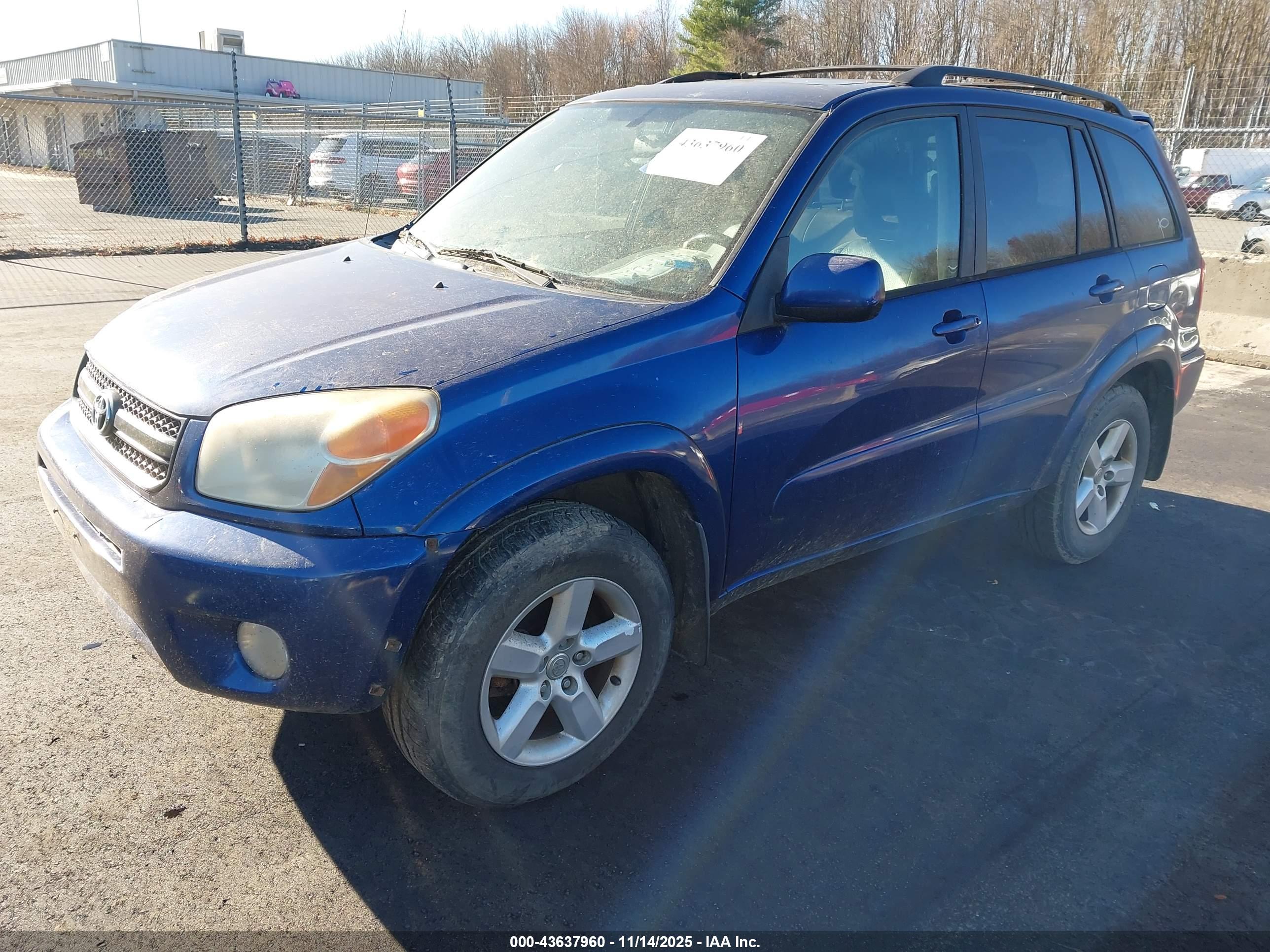 TOYOTA RAV4 image 2