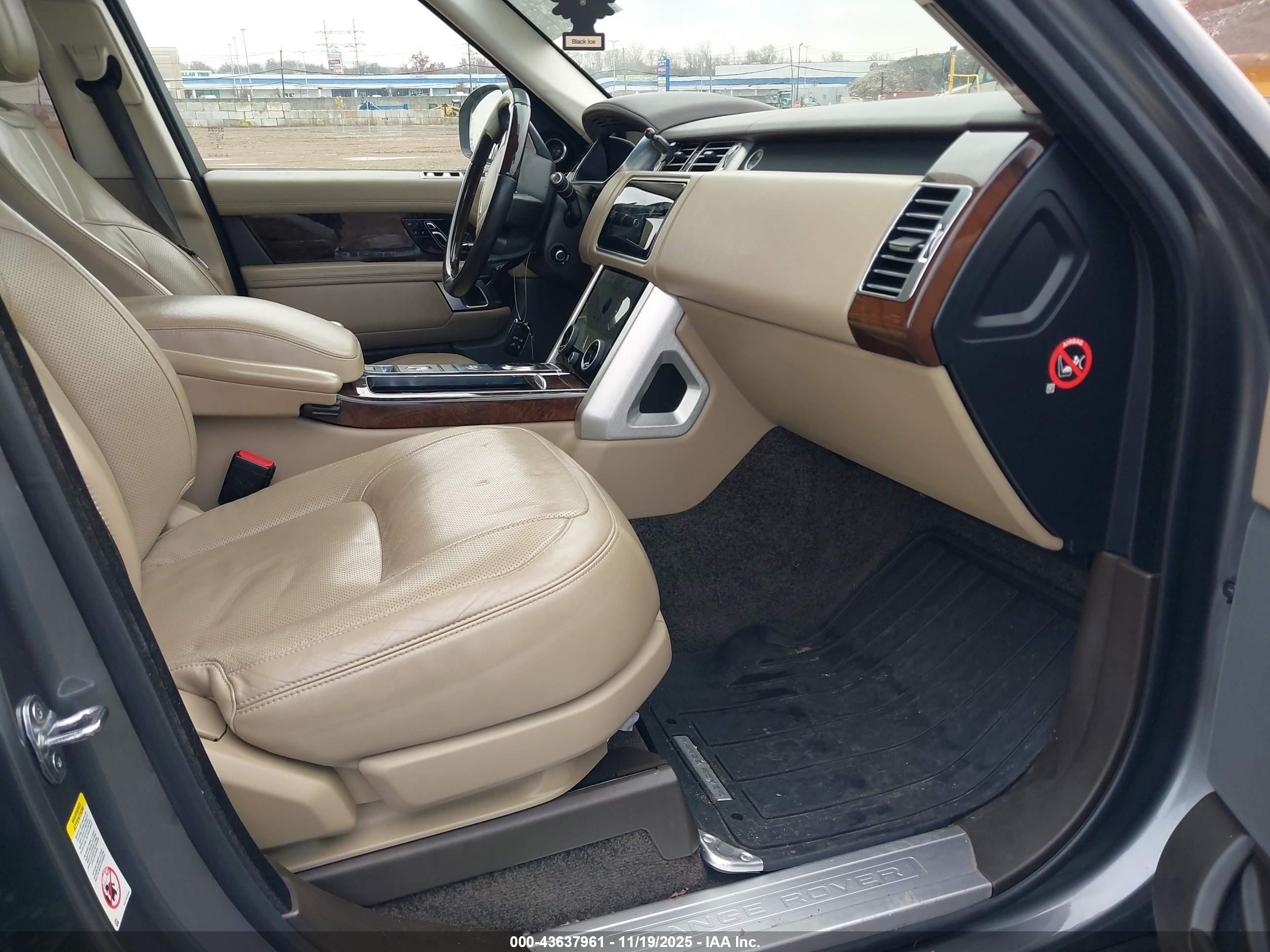 LAND ROVER image 5