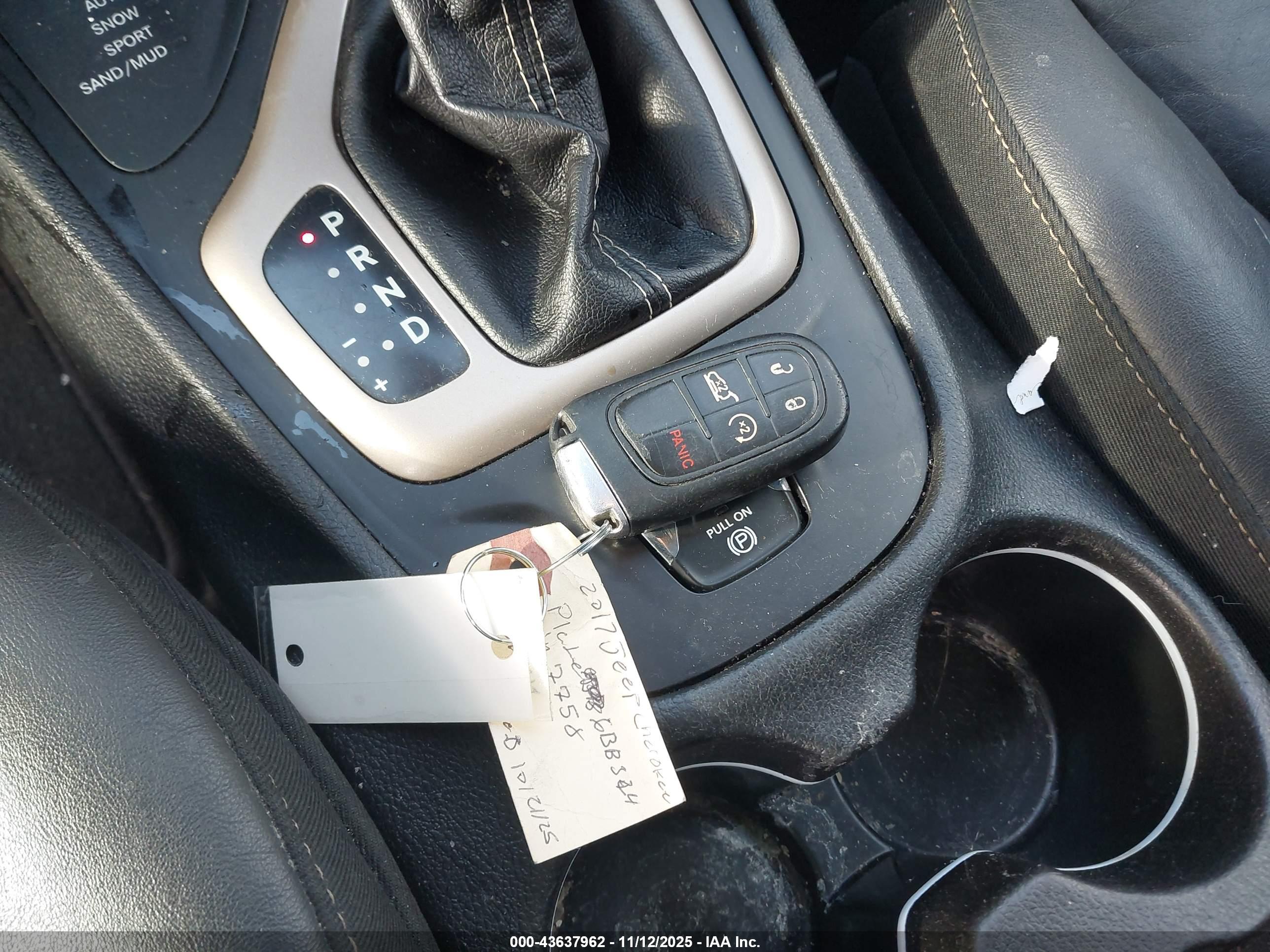 JEEP CHEROKEE image 11