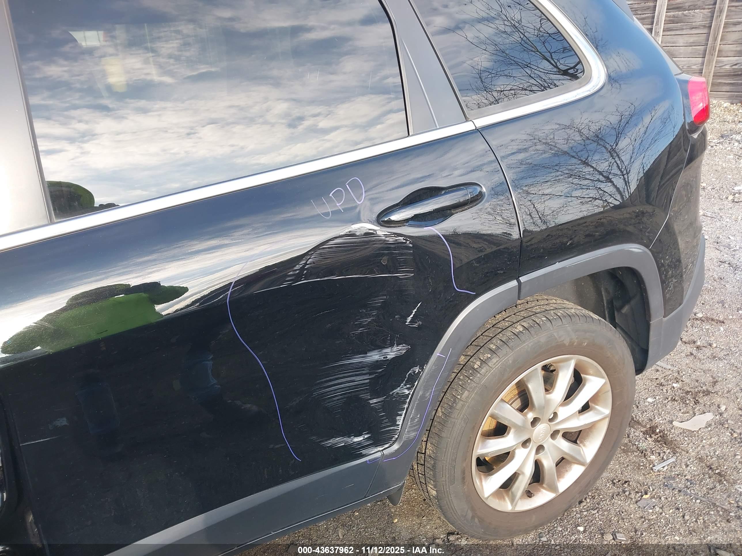 JEEP CHEROKEE image 6