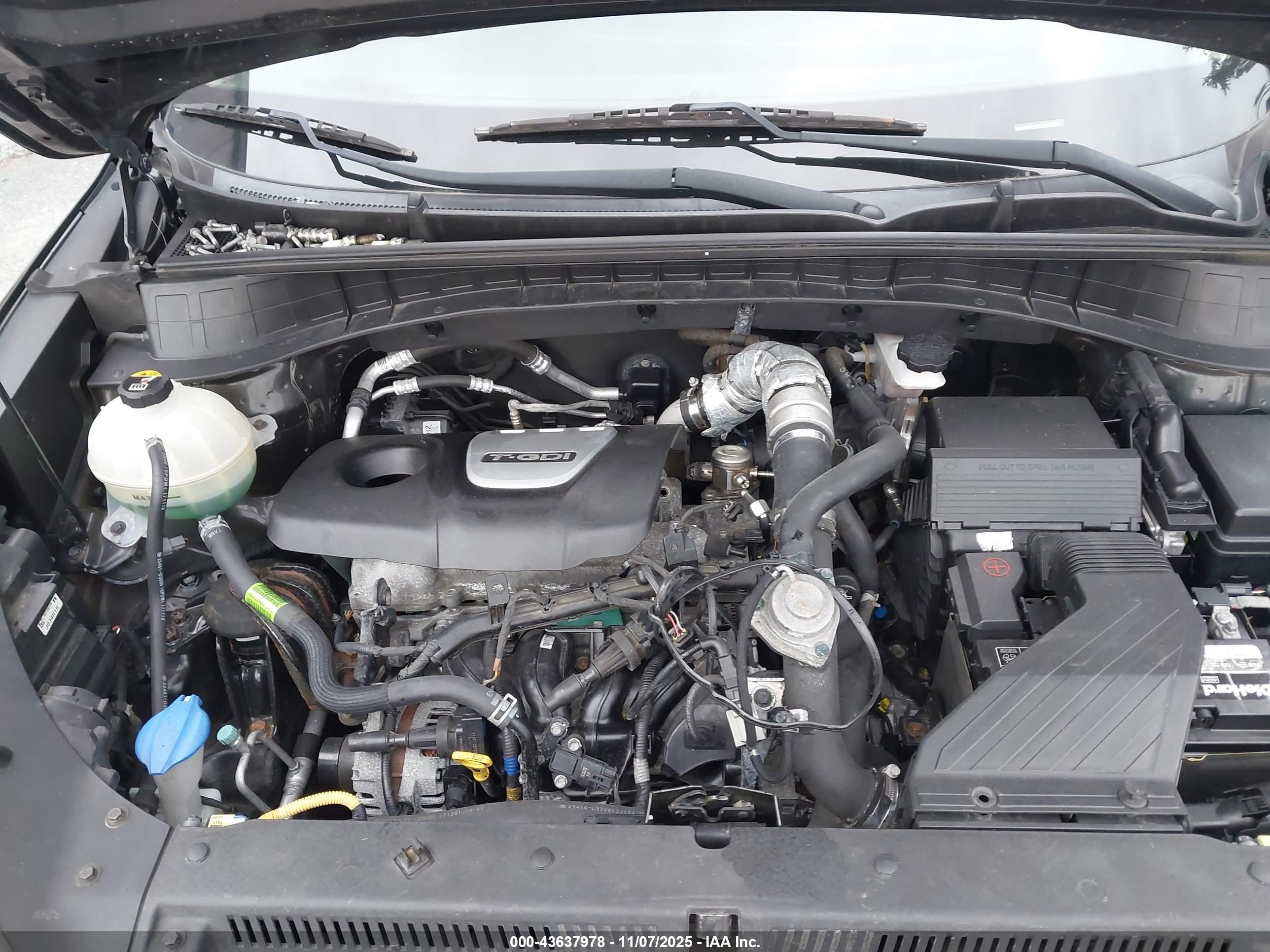 HYUNDAI TUCSON image 10