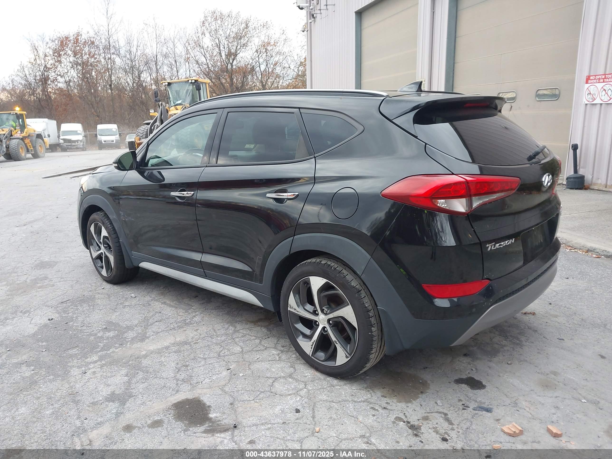 HYUNDAI TUCSON image 3