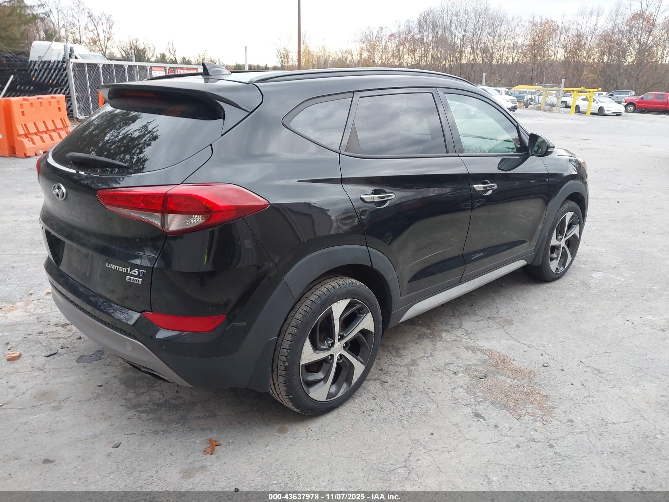HYUNDAI TUCSON image 4