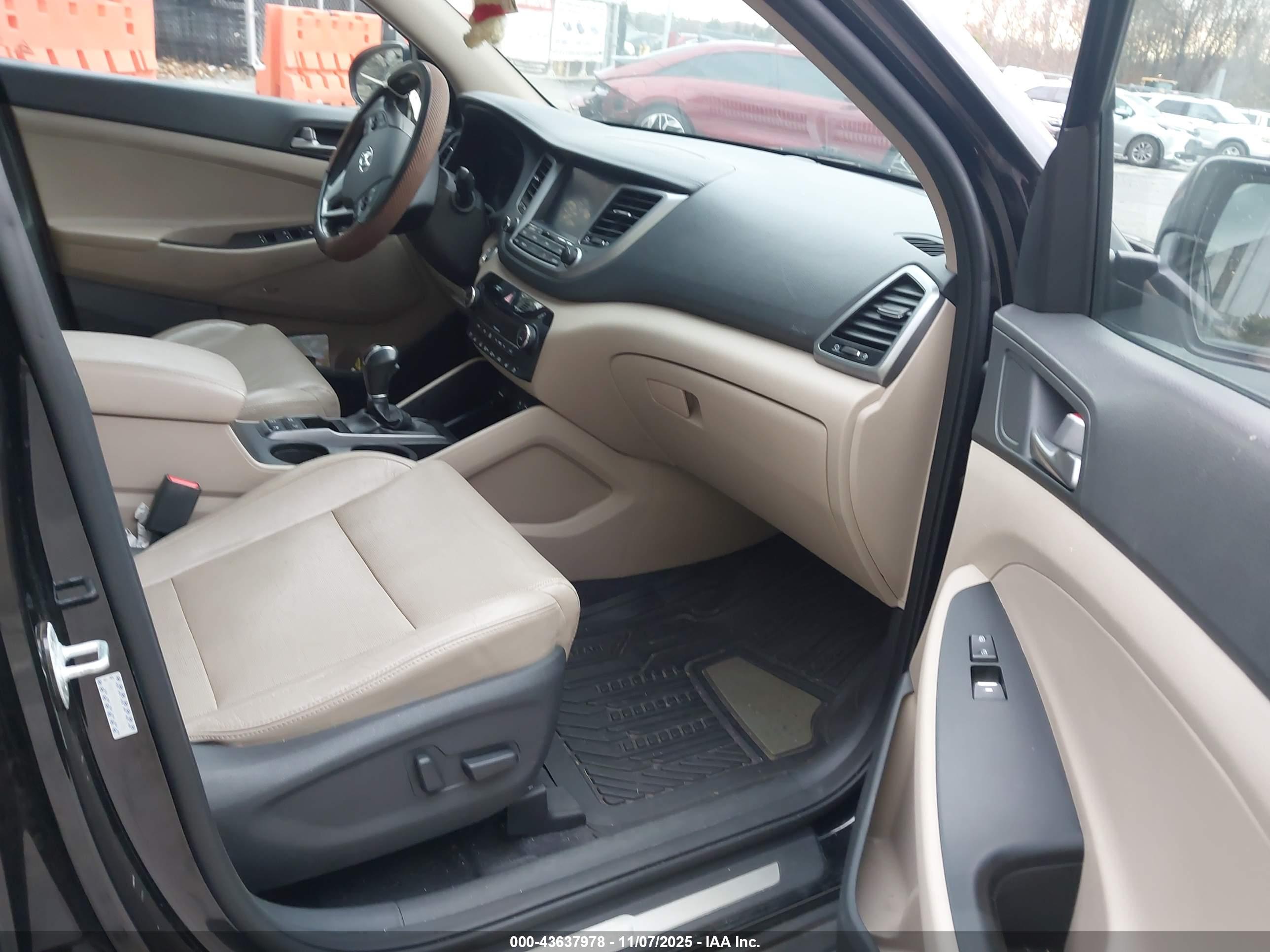 HYUNDAI TUCSON image 5