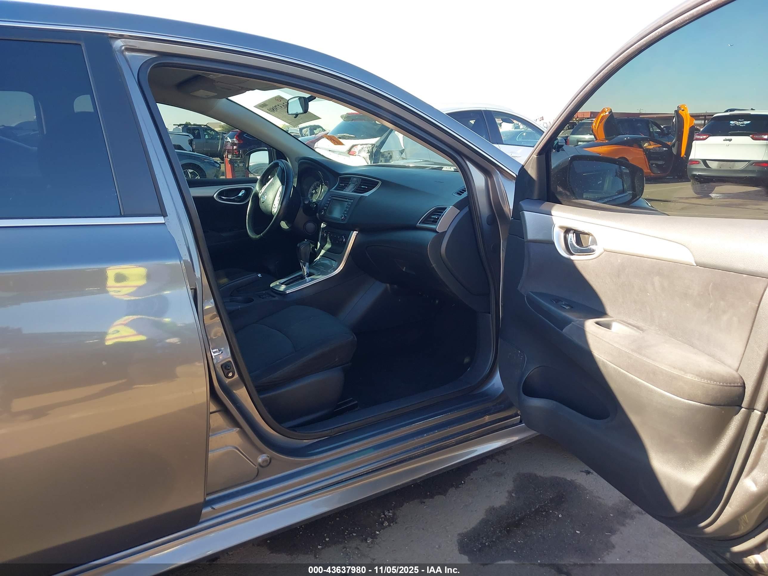 NISSAN SENTRA image 5