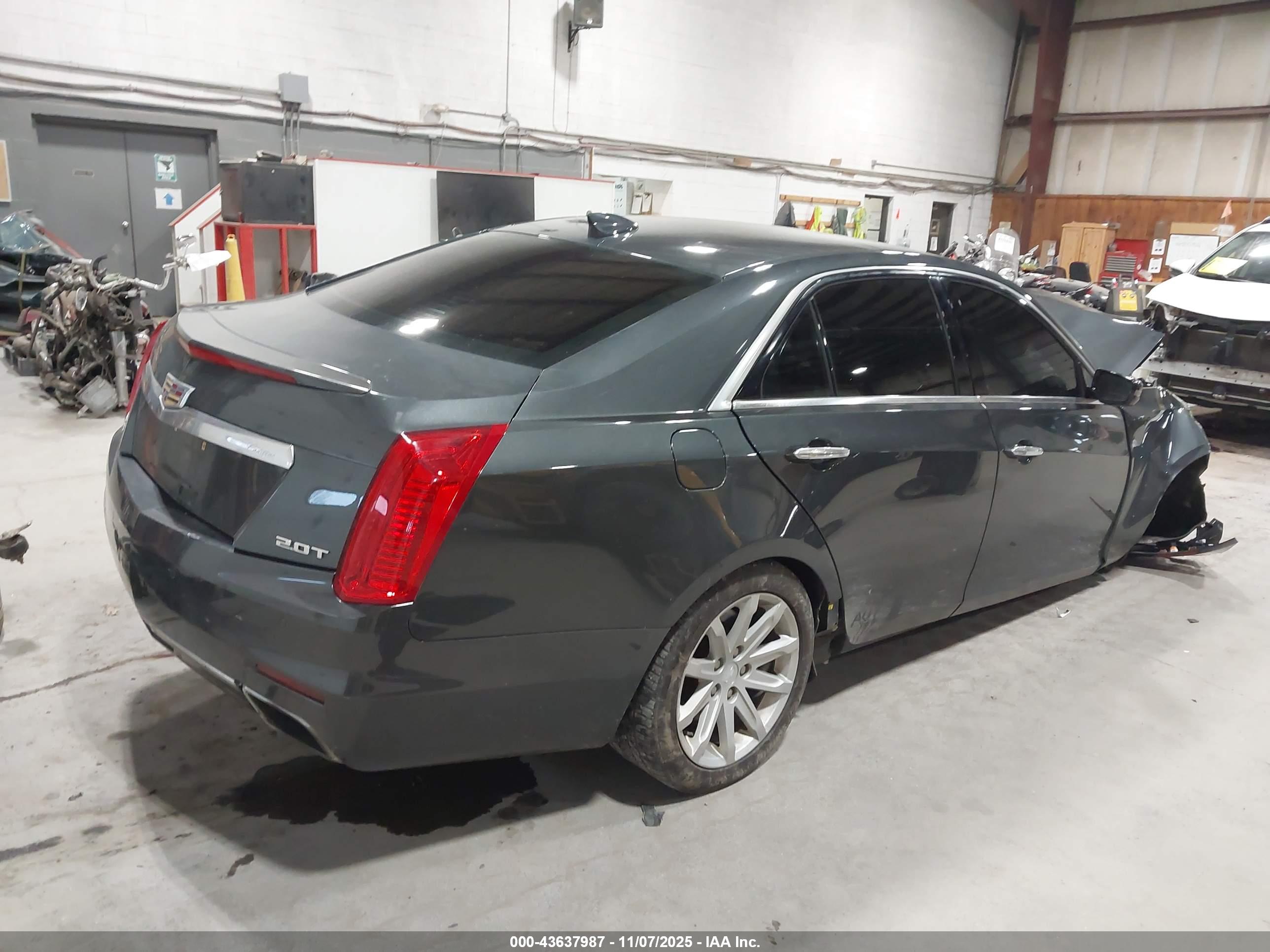 CADILLAC CTS image 4