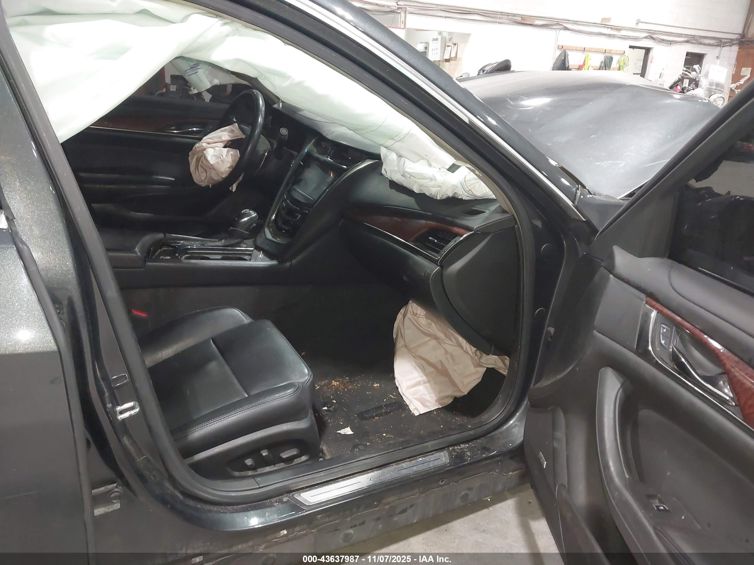 CADILLAC CTS image 5