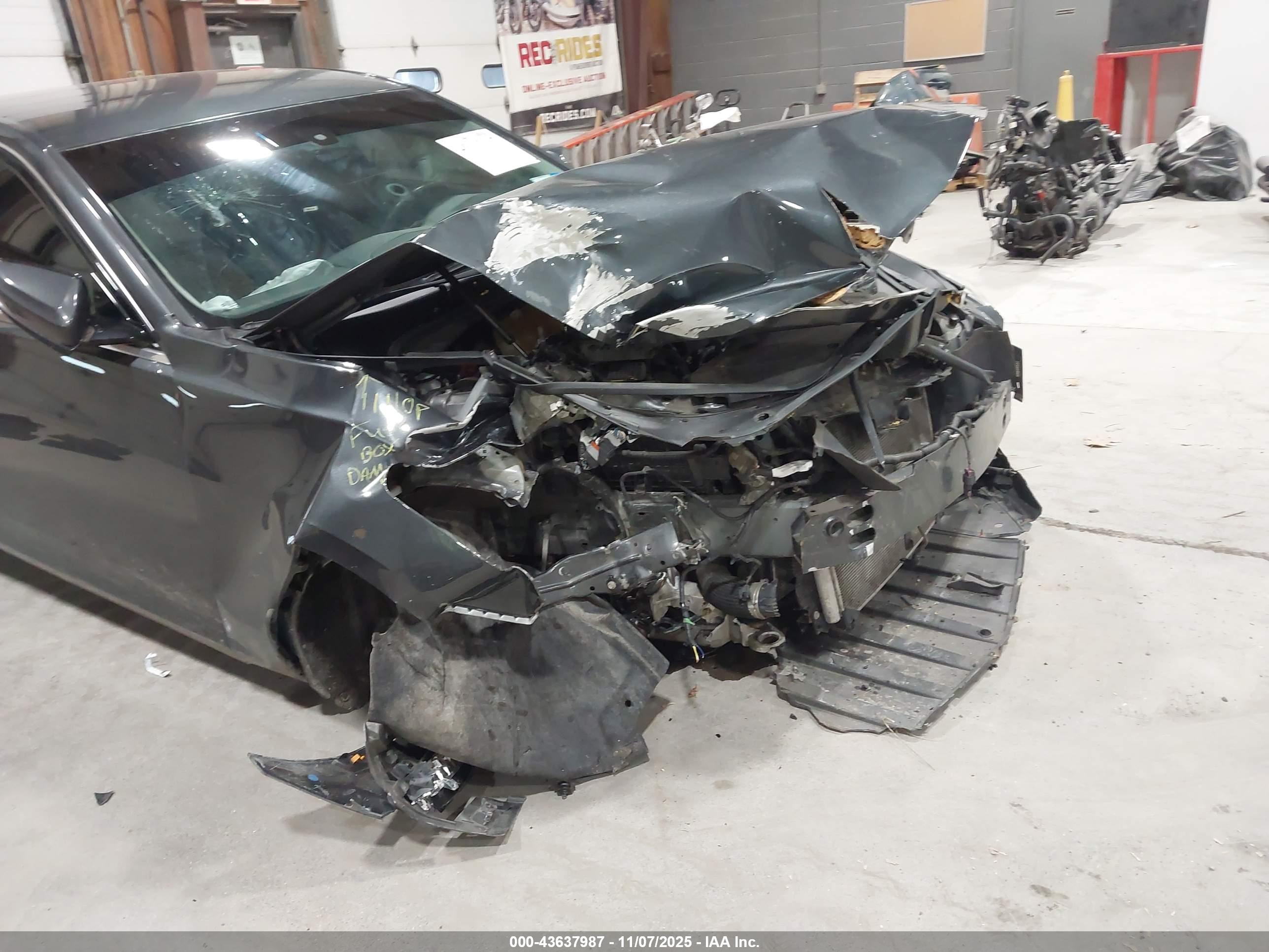 CADILLAC CTS image 6