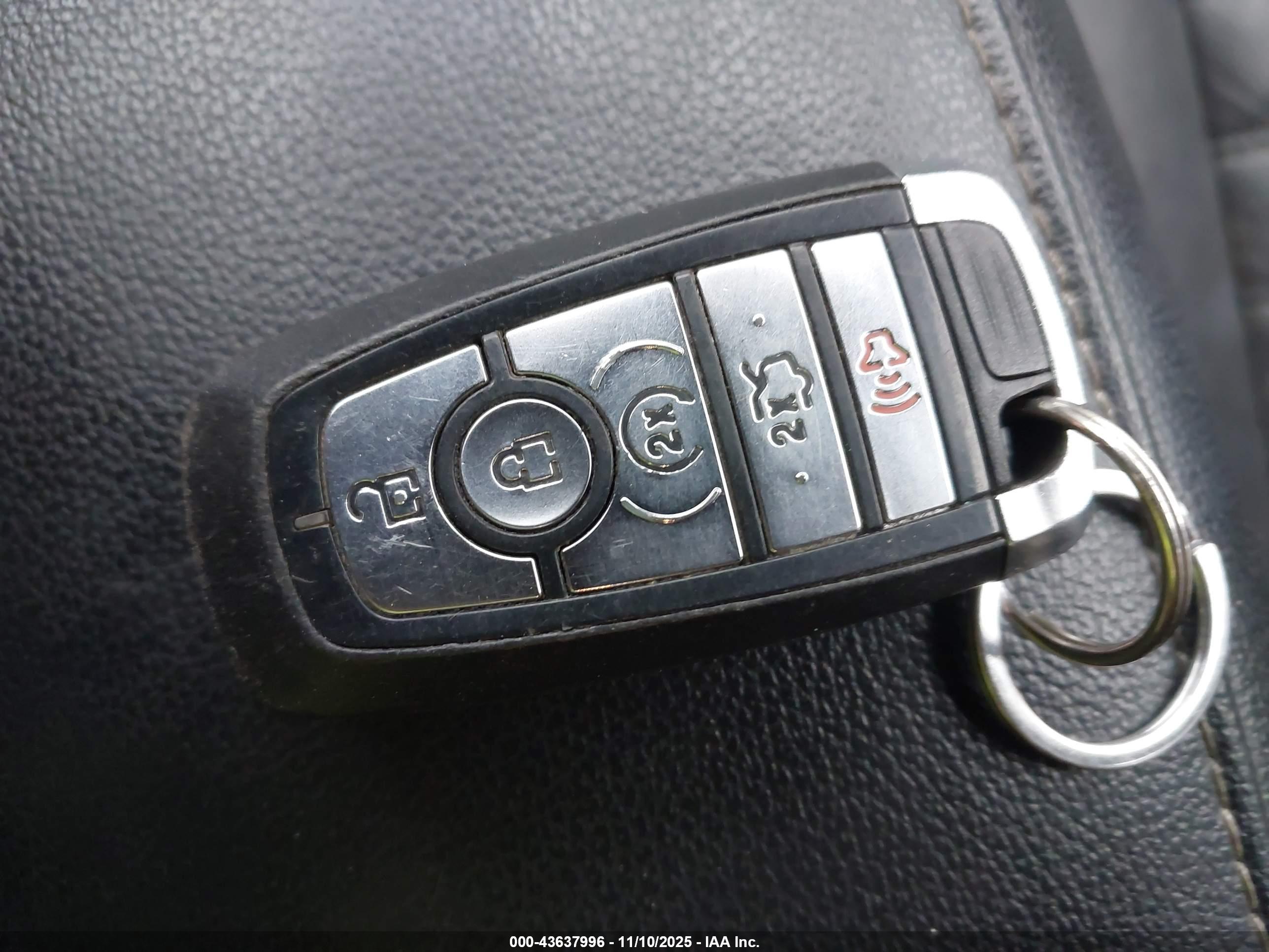 FORD FUSION image 11
