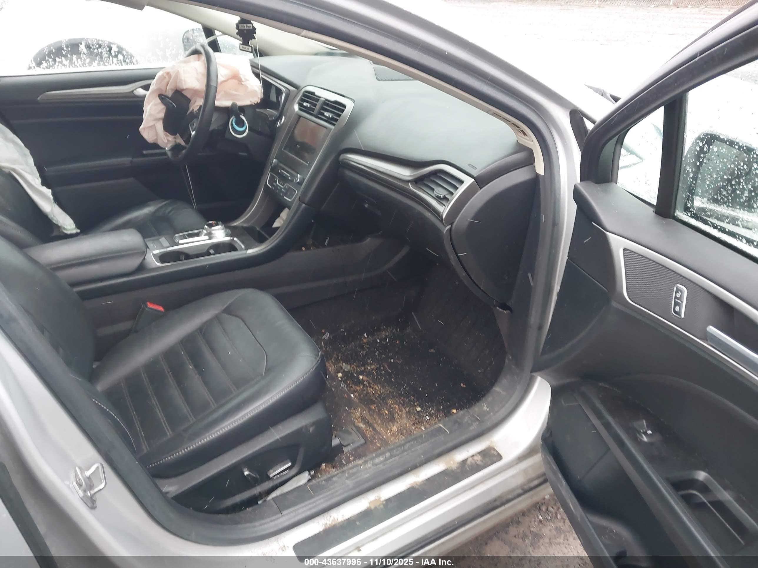 FORD FUSION image 5