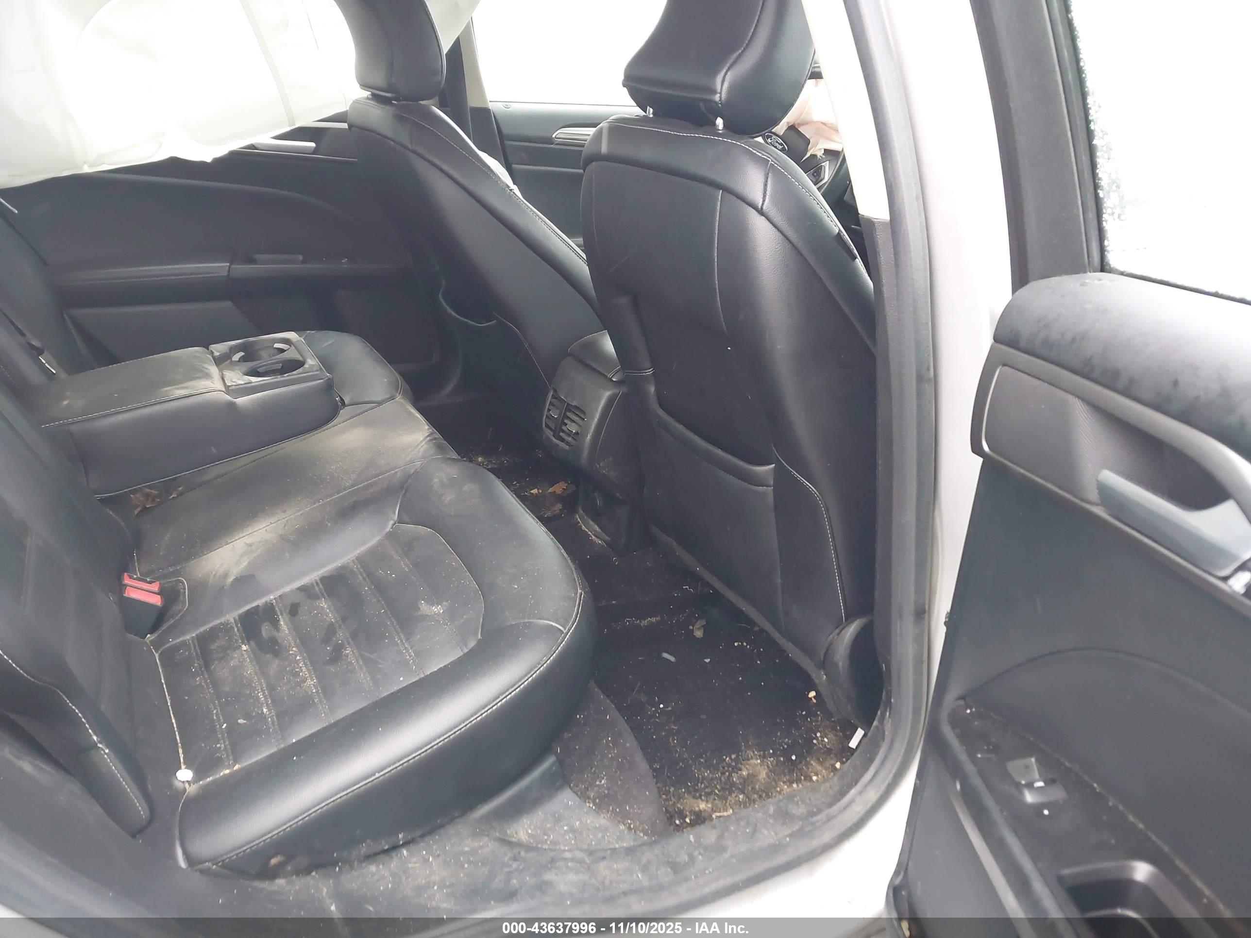 FORD FUSION image 8