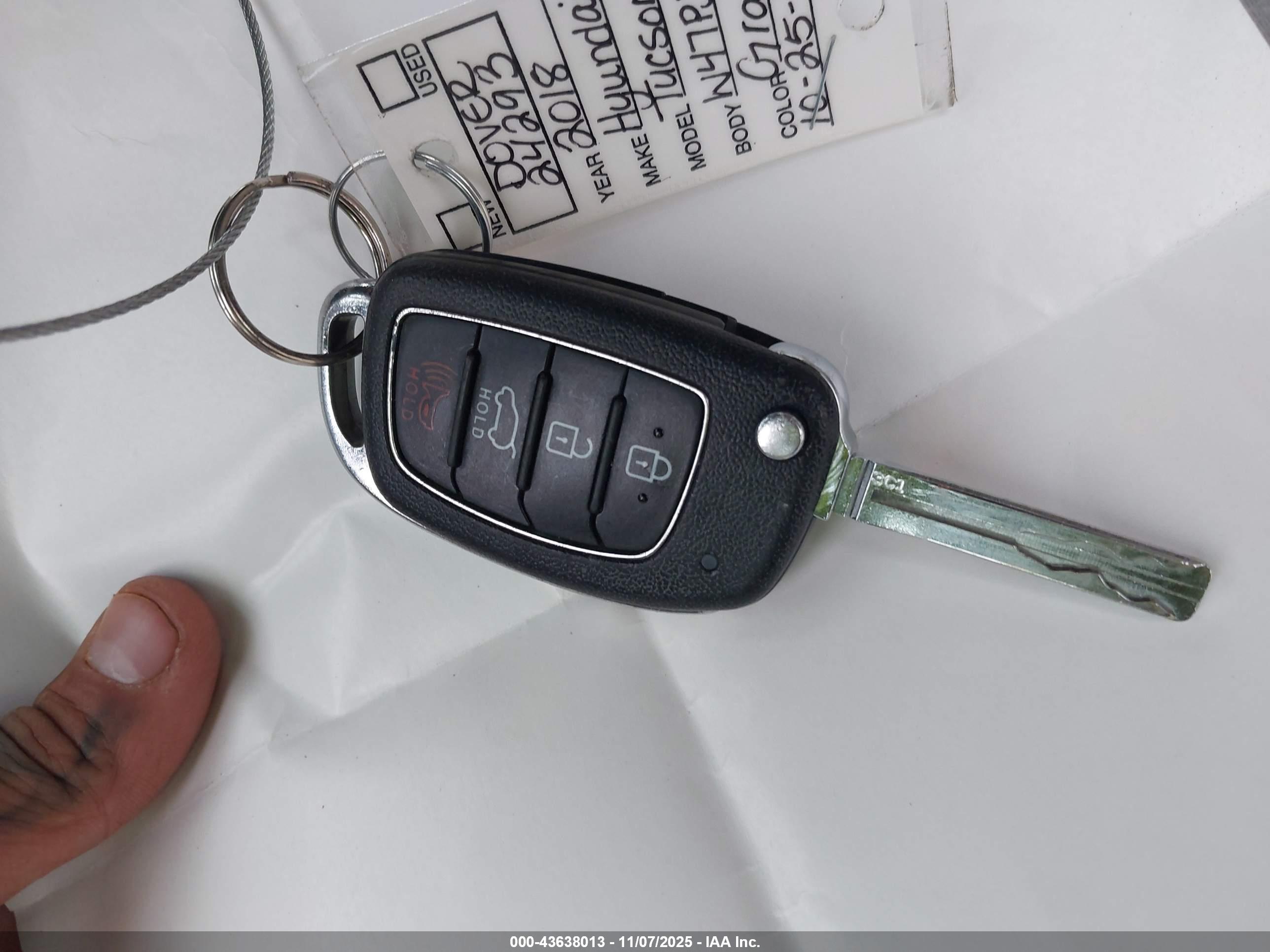 HYUNDAI TUCSON image 11