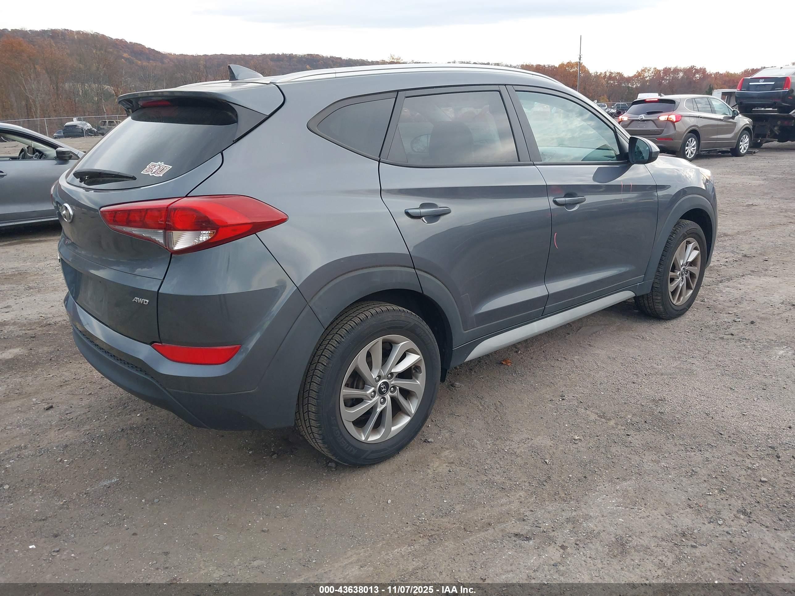 HYUNDAI TUCSON image 4