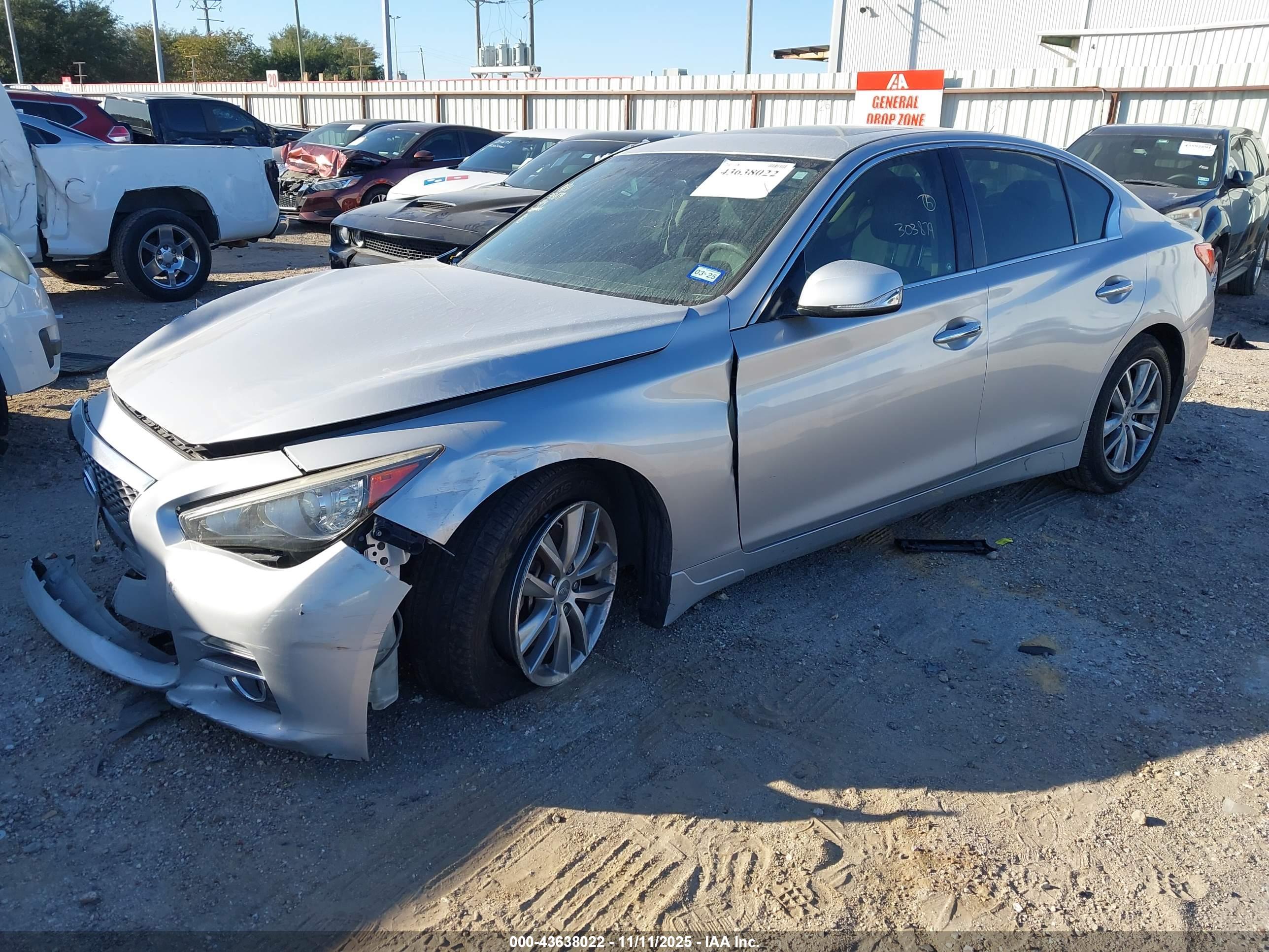 INFINITI Q50 image 2