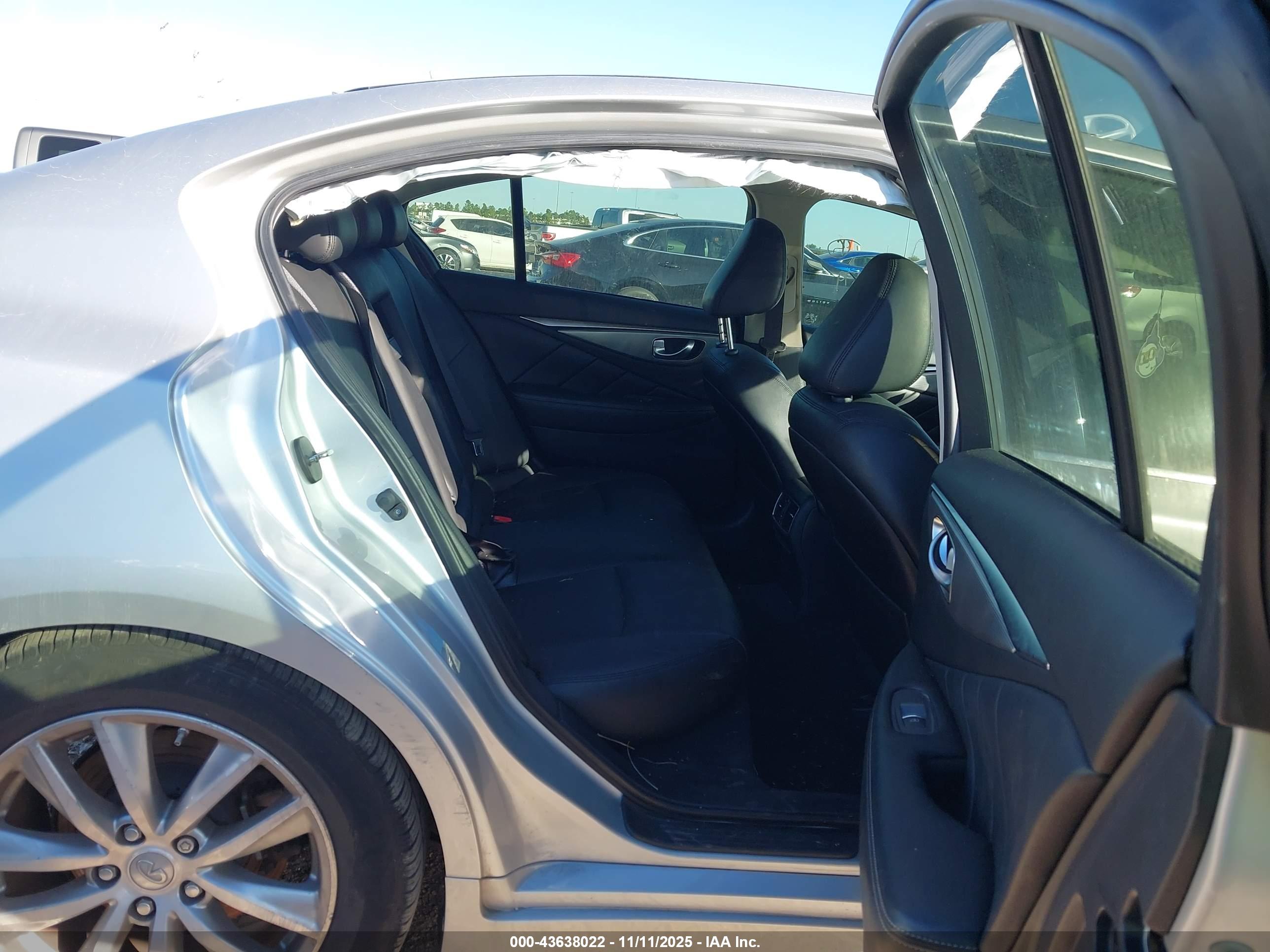 INFINITI Q50 image 8